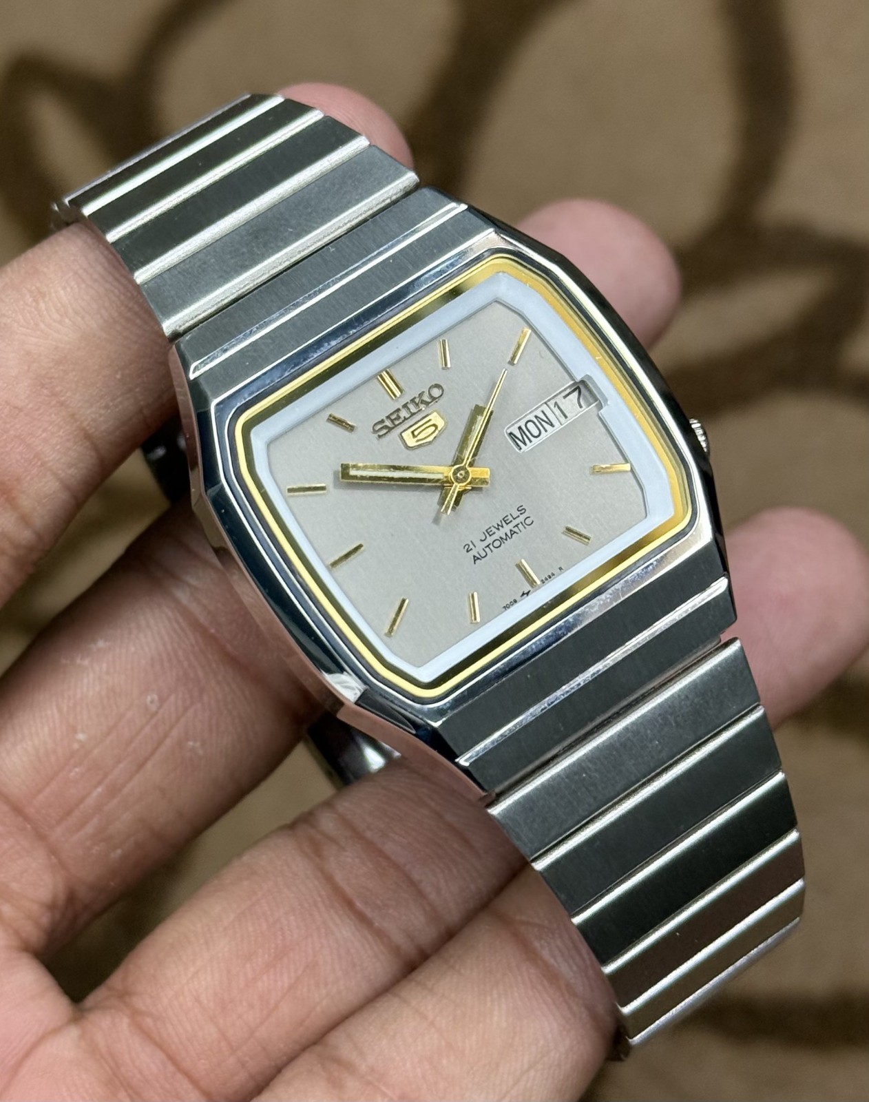 Seiko 5 Square Automatic 7009 21 jewel Gray dail Wrist Watch Japan