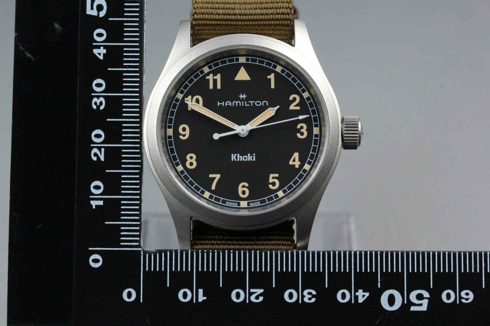 Mint in Box Hamilton Khaki Field H69401930 Black Dial 38mm Men’s Qz Watch U972
