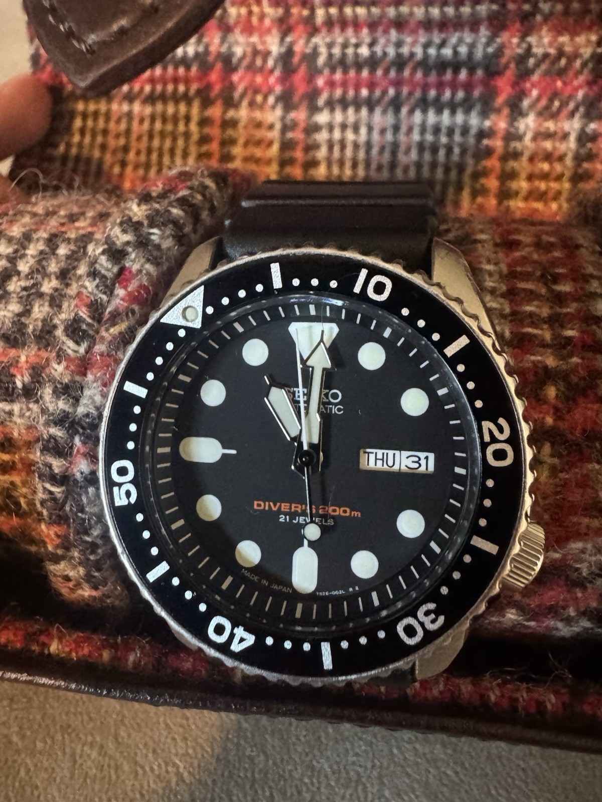 Seiko Prospex Men’s Black Watch – SKX007J1