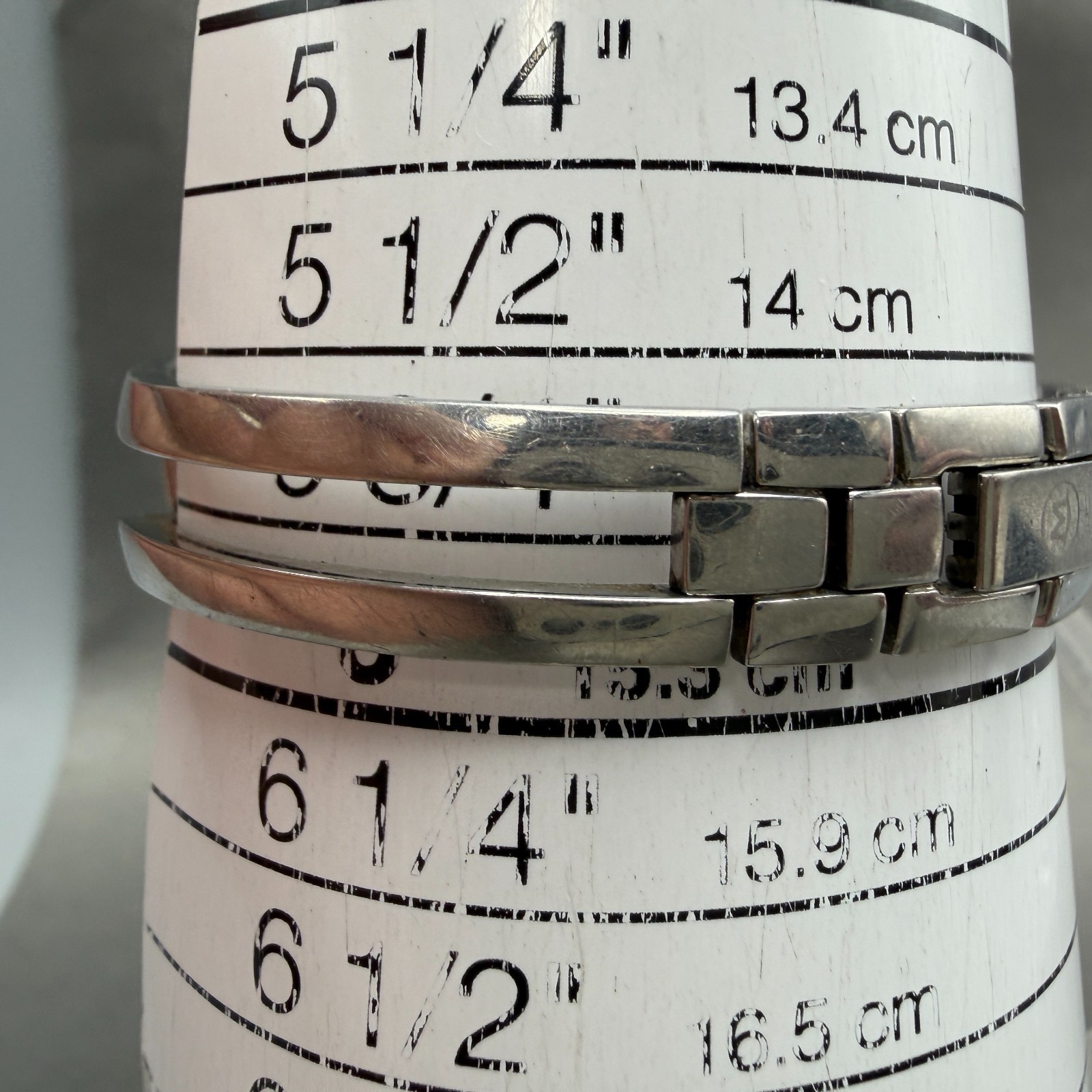 Movado Amorosa Watch Women 24m Black Dial Silver Tone Round 84 E4 1842 NewBat NB