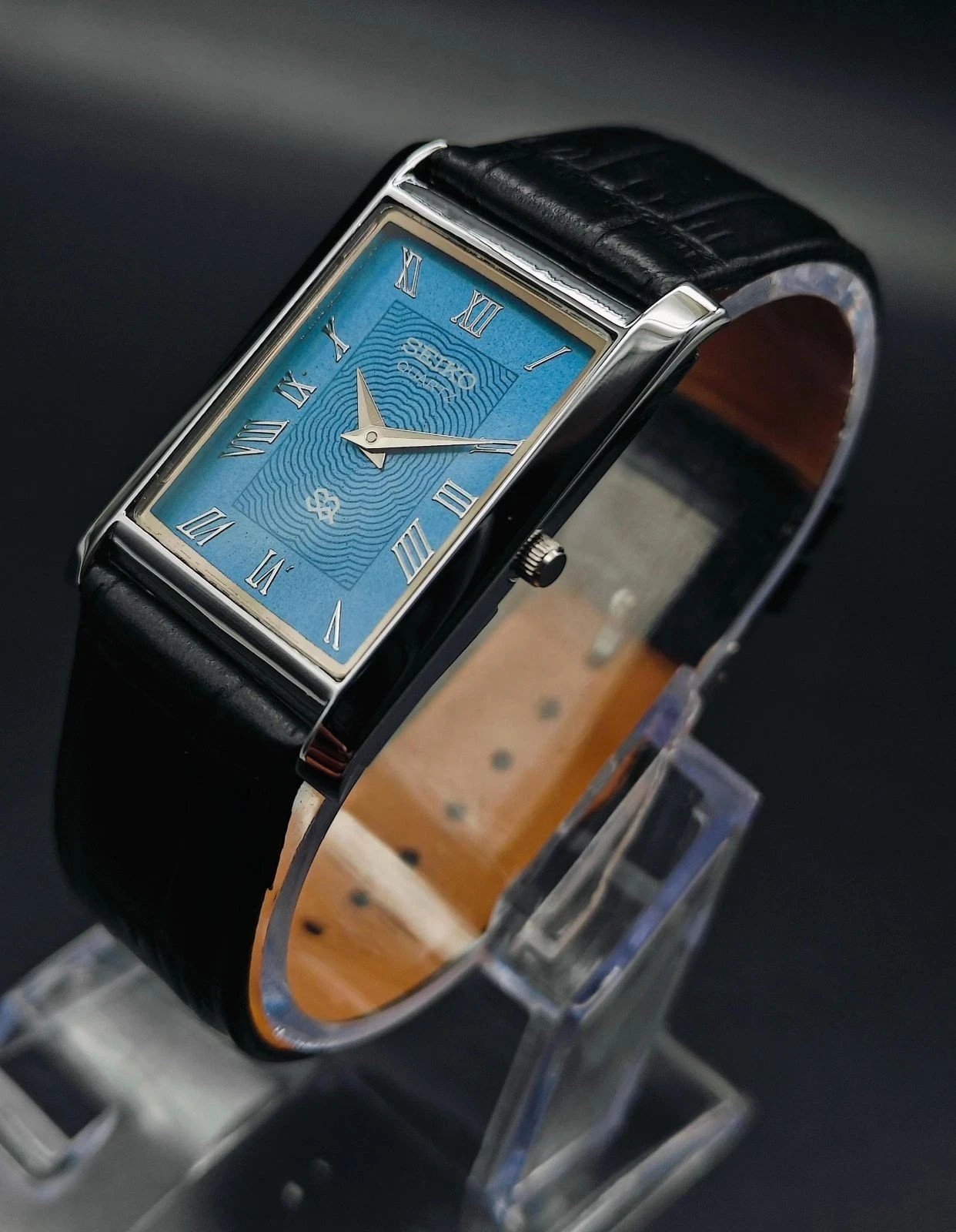 Vintage Seiko Slim Men’s Leather Strap Wrist watch- Roman Dial