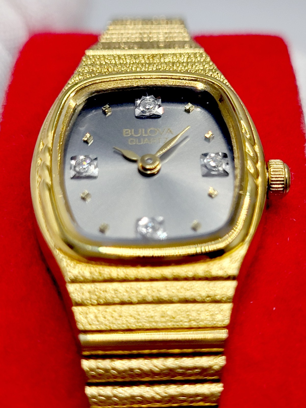 Bulova Women’s Watch 1985 Vintage Diamond Dial Gold Tone Vintage [MINT] 17mm