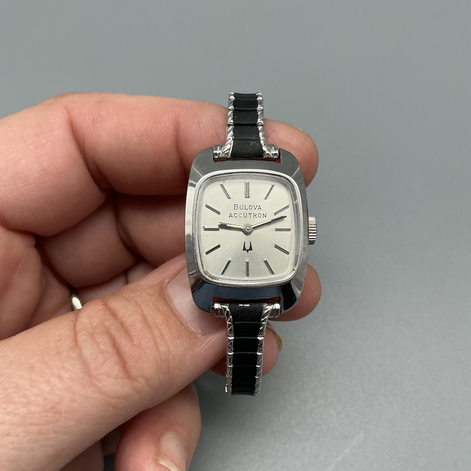 Vintage Bulova Accutron Womens Watch 20mm Silver Tone Stretch Band New Battery