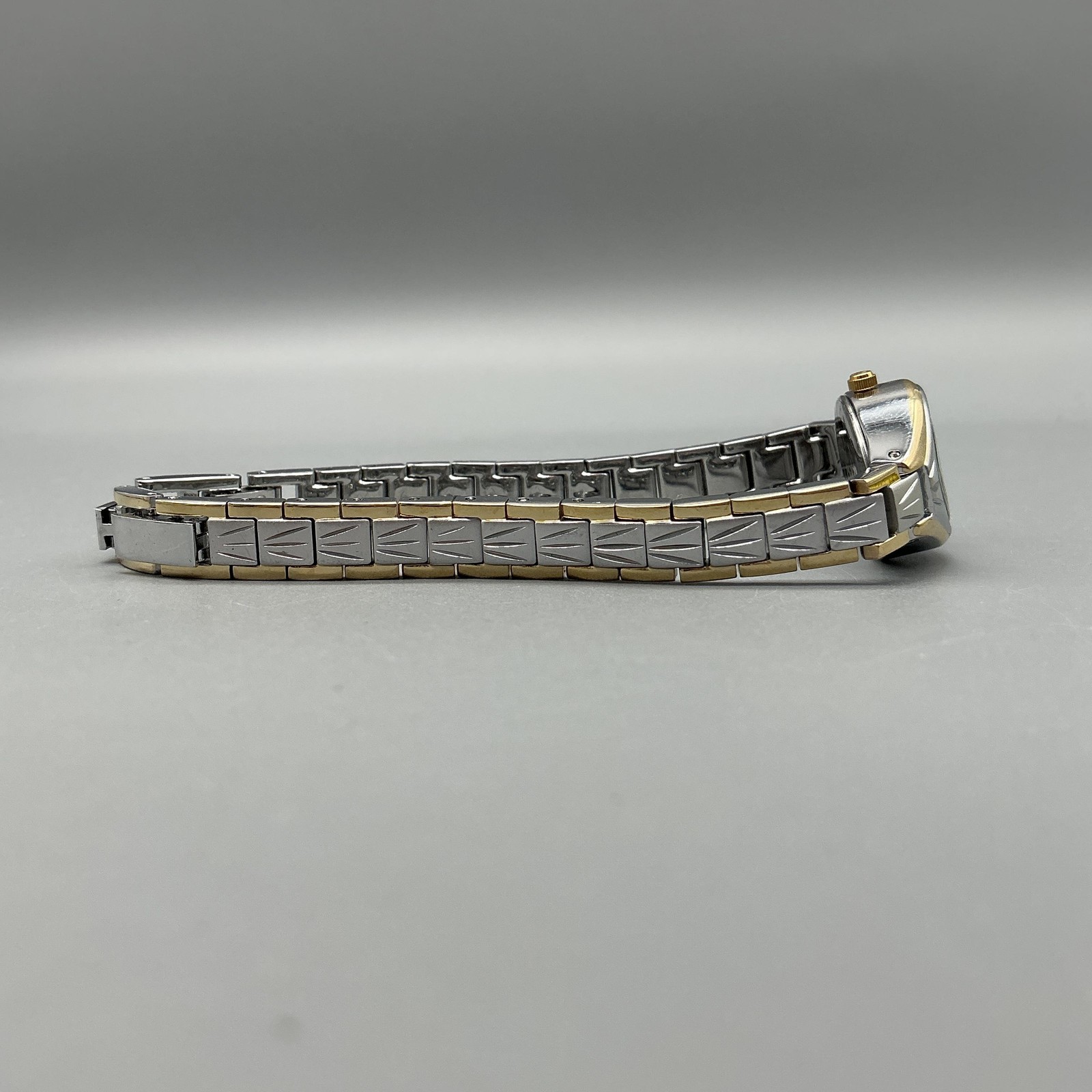 Elgin Womens Watch 19mm Two Tone Silver Gold Diamond Accent New Battery 8″