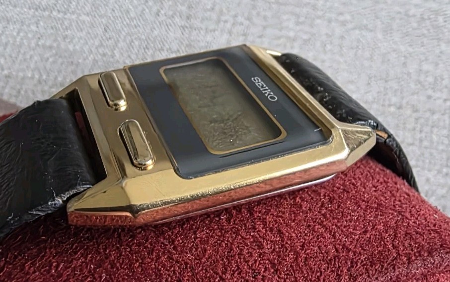 Vintage Seiko F231 4030 Digital Watch