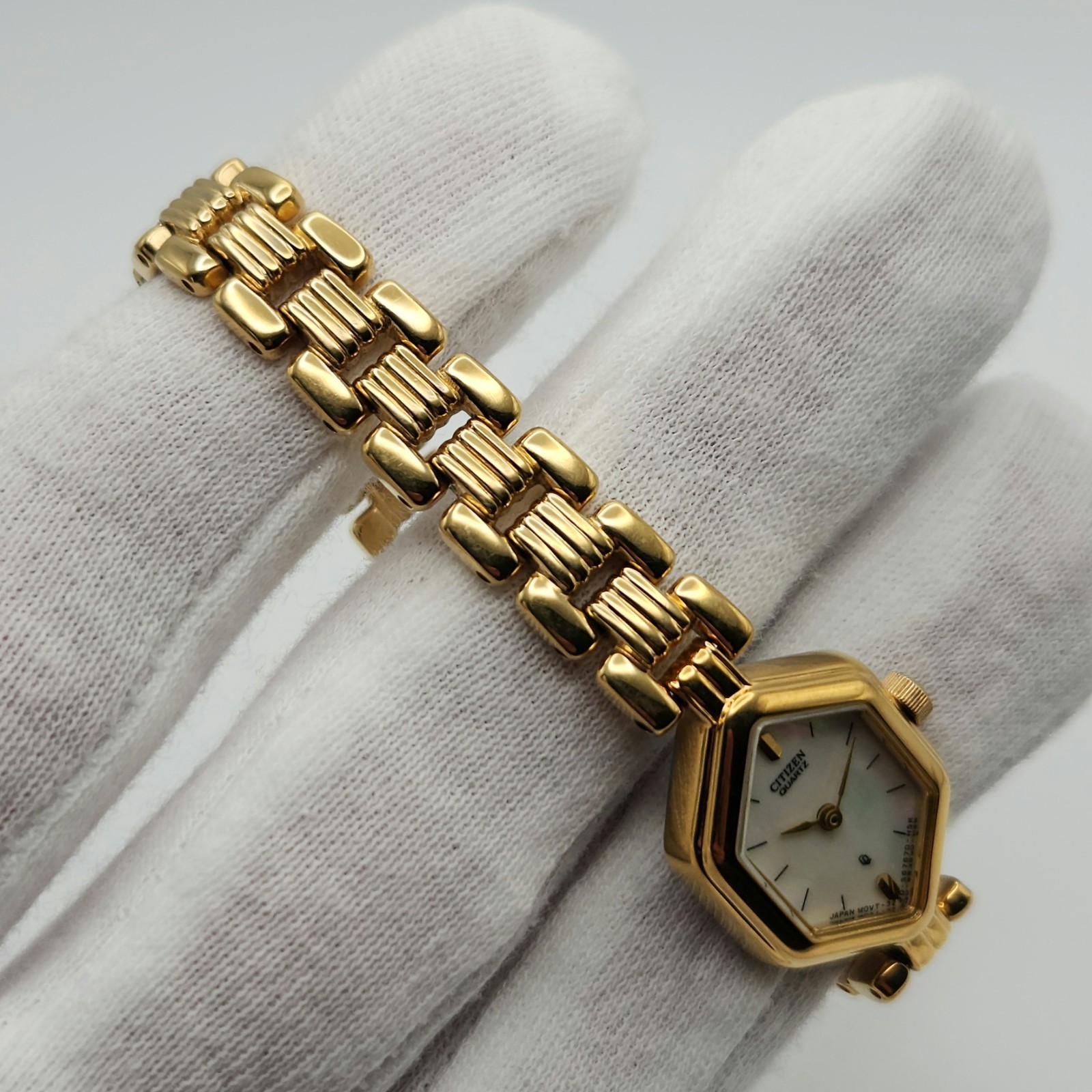 Citizen Ladies Vintage Gold Tone w/ Hexagonal Case & MOP Dial Quartz Watch