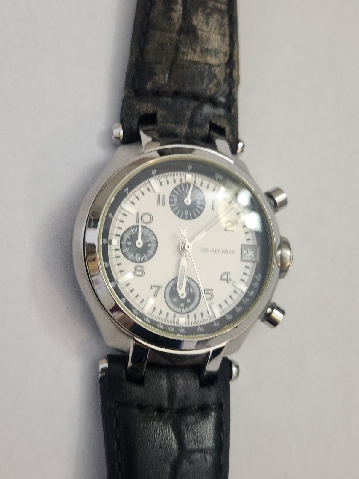 Michael Kors MK-5096 Quartz Chronograph Date White Dial Black Leather 38mm 100m