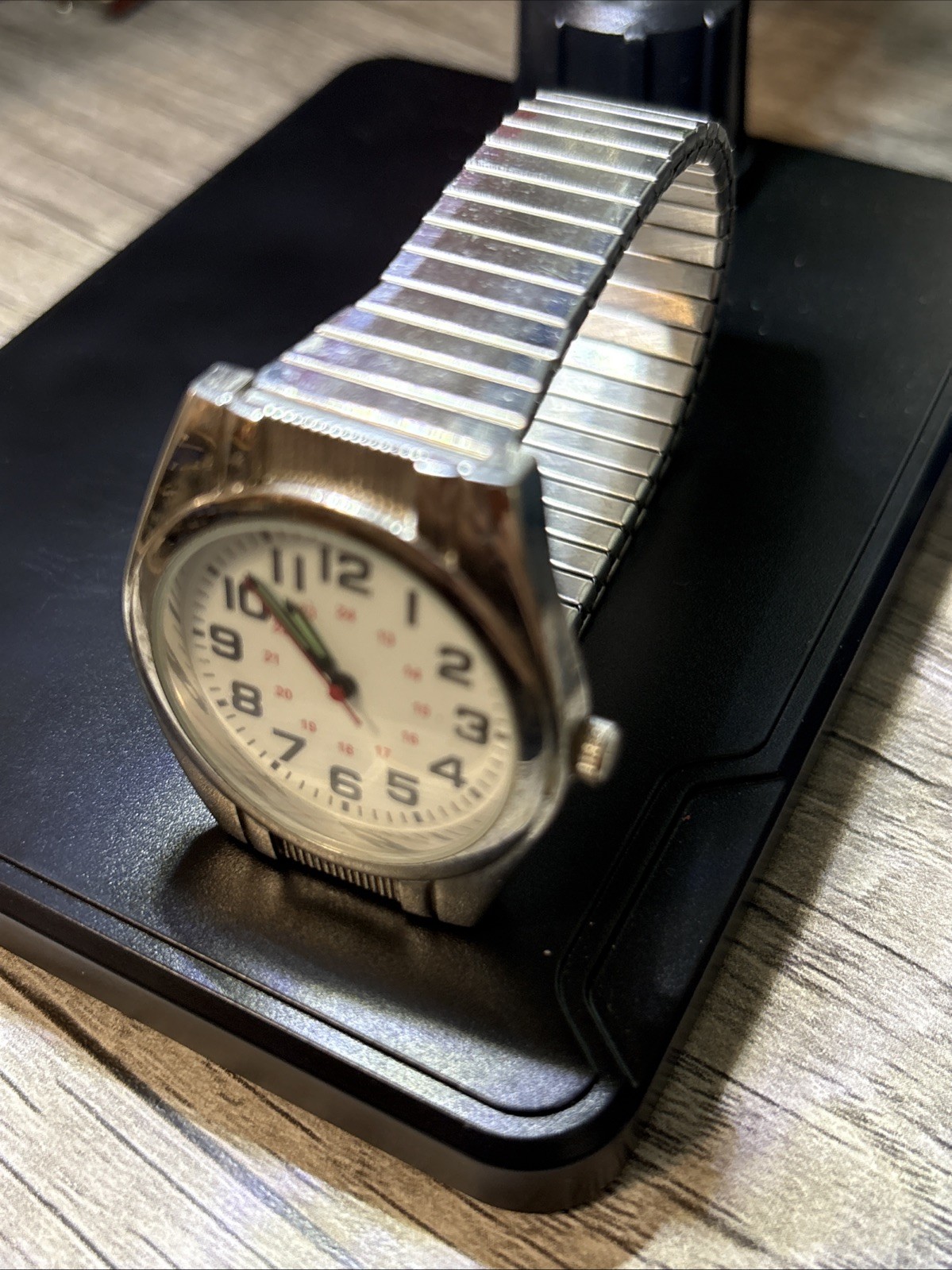 FMD Quartz Watch Men Silver Military Dial Easy Read Stretch Analog New Battery
