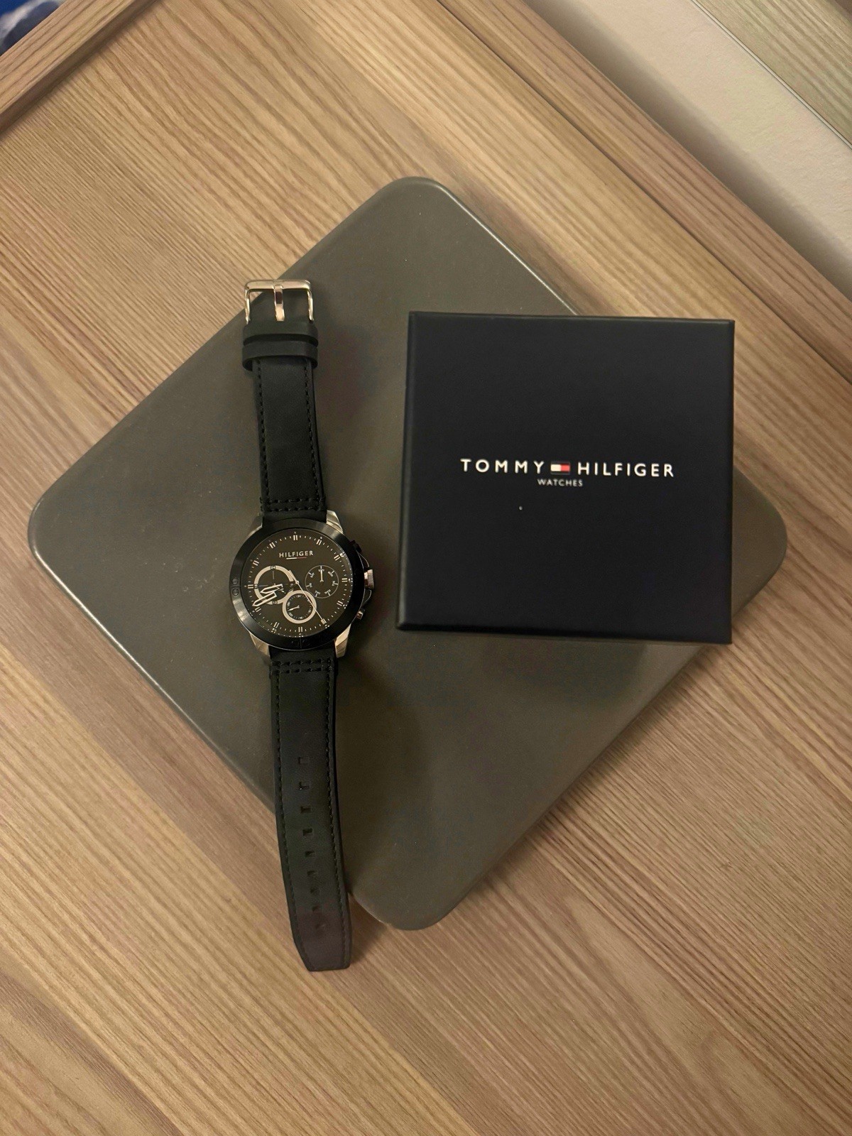 TOMMY HILFIGER 1791894 HARLEY BLACK DIAL & BLACK LEATHER CHRONOGRAPH MENS WATCH