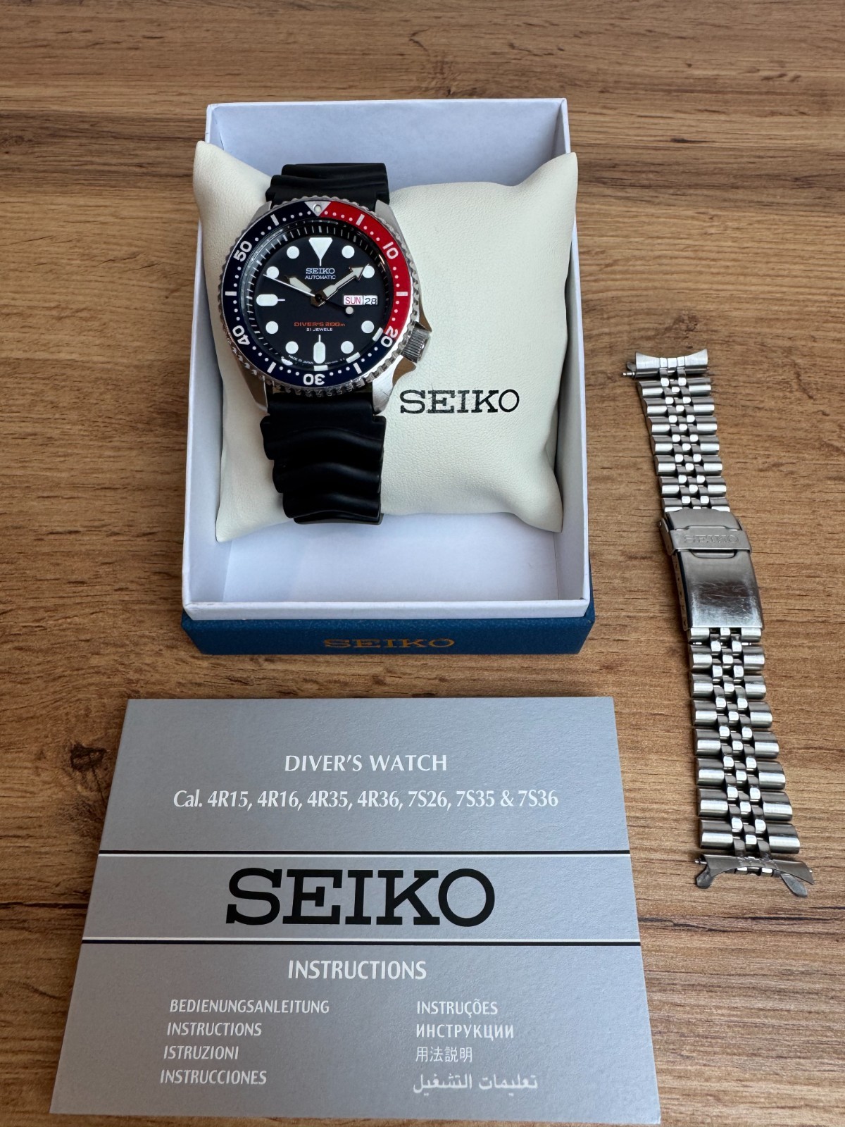 Seiko SKX009J1 – Very Good Condition, Bracelet and Rubber Strap, Made in Japan