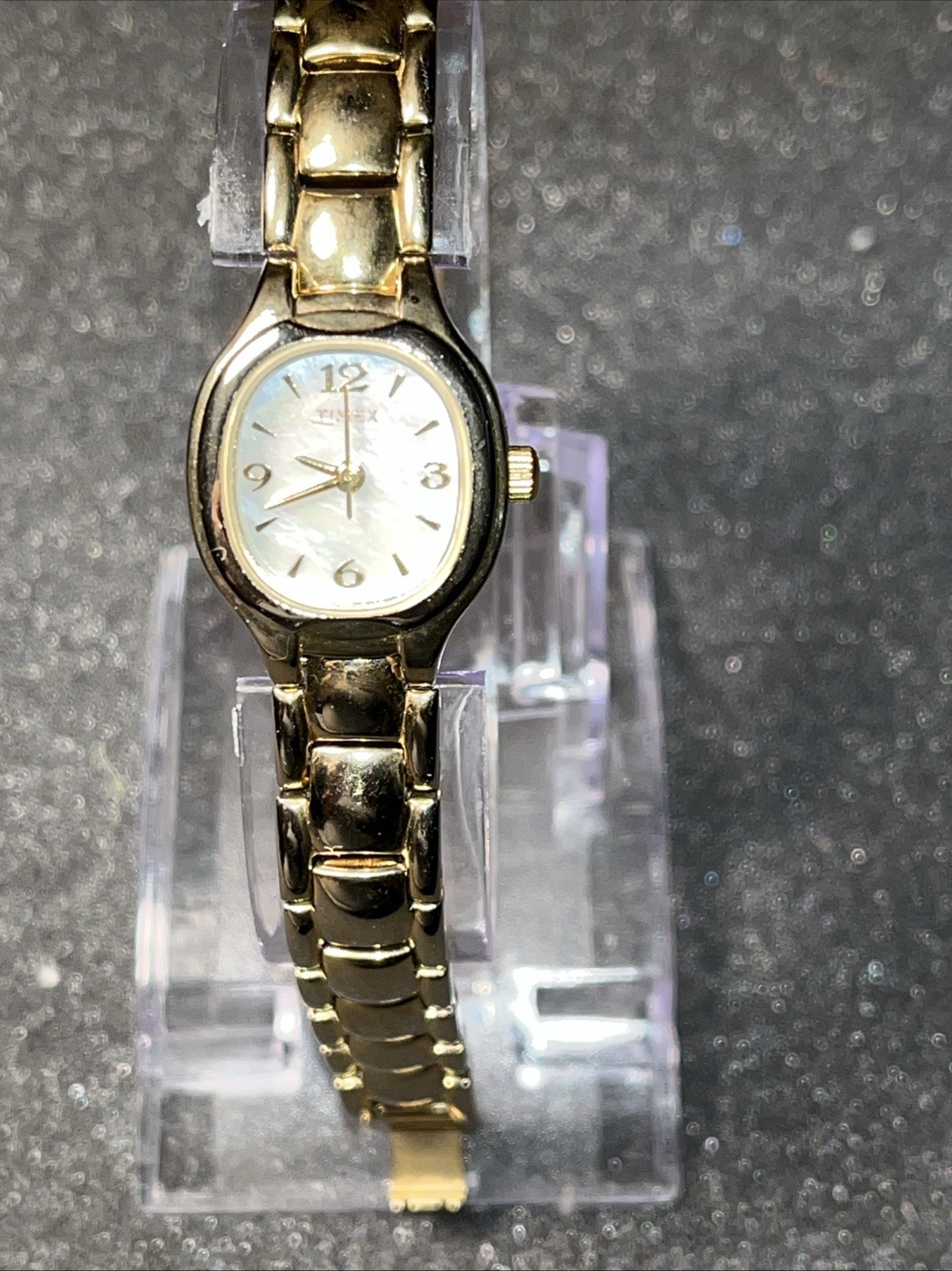Vintage 2004 Timex Genuine Mother Of Peal 20mm Women’s Quartz Watch Petite Size