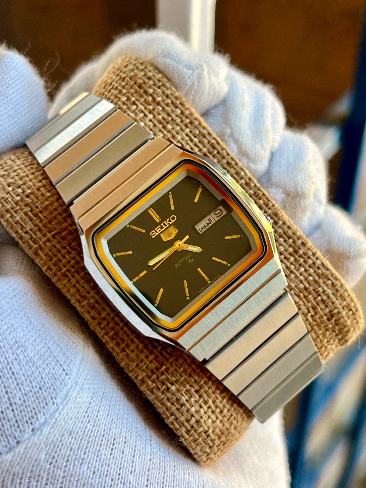 vintage seiko 5 automatic black dail tv shape mens watch ref 7009-2060