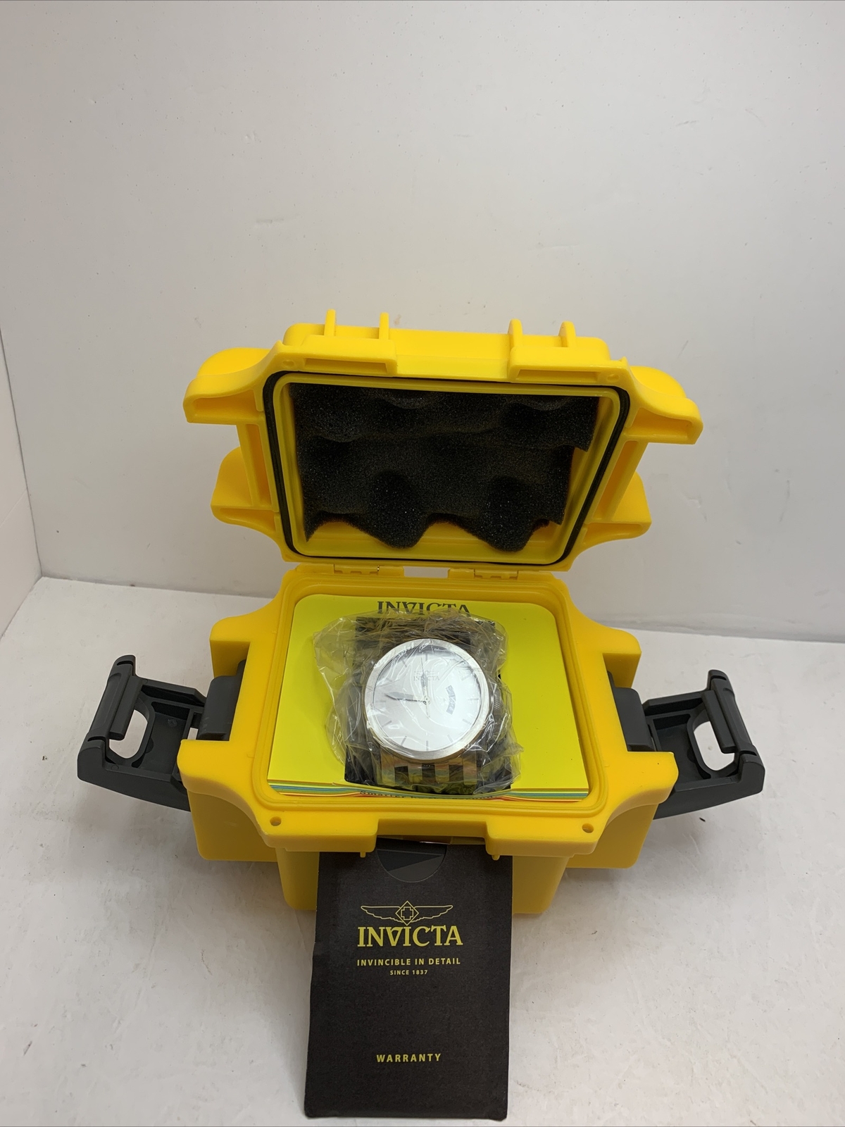 invicta men 25055