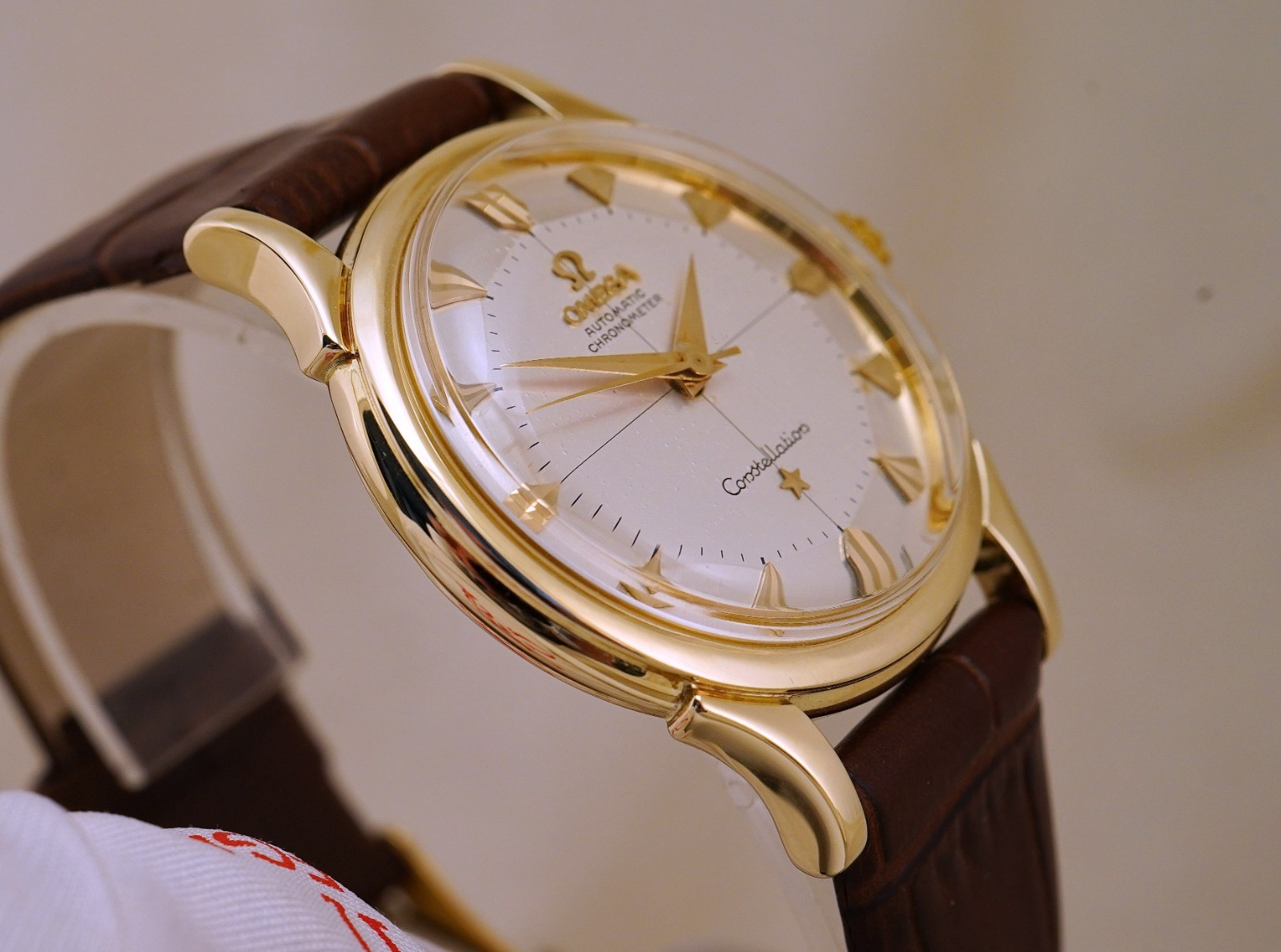 VINTAGE OMEGA CONSTELLATION 14381/2 14K GOLD CHONOMETER PIE-PAN DIAL FANCY LUGS