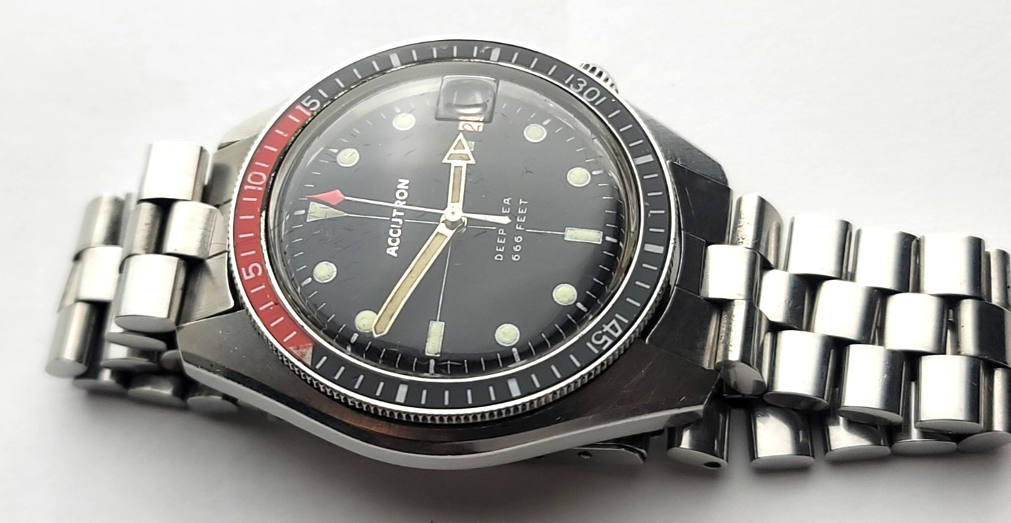 Vintage 1970 Stainless steel Accutron Deep Sea 666 Original bracelet running.