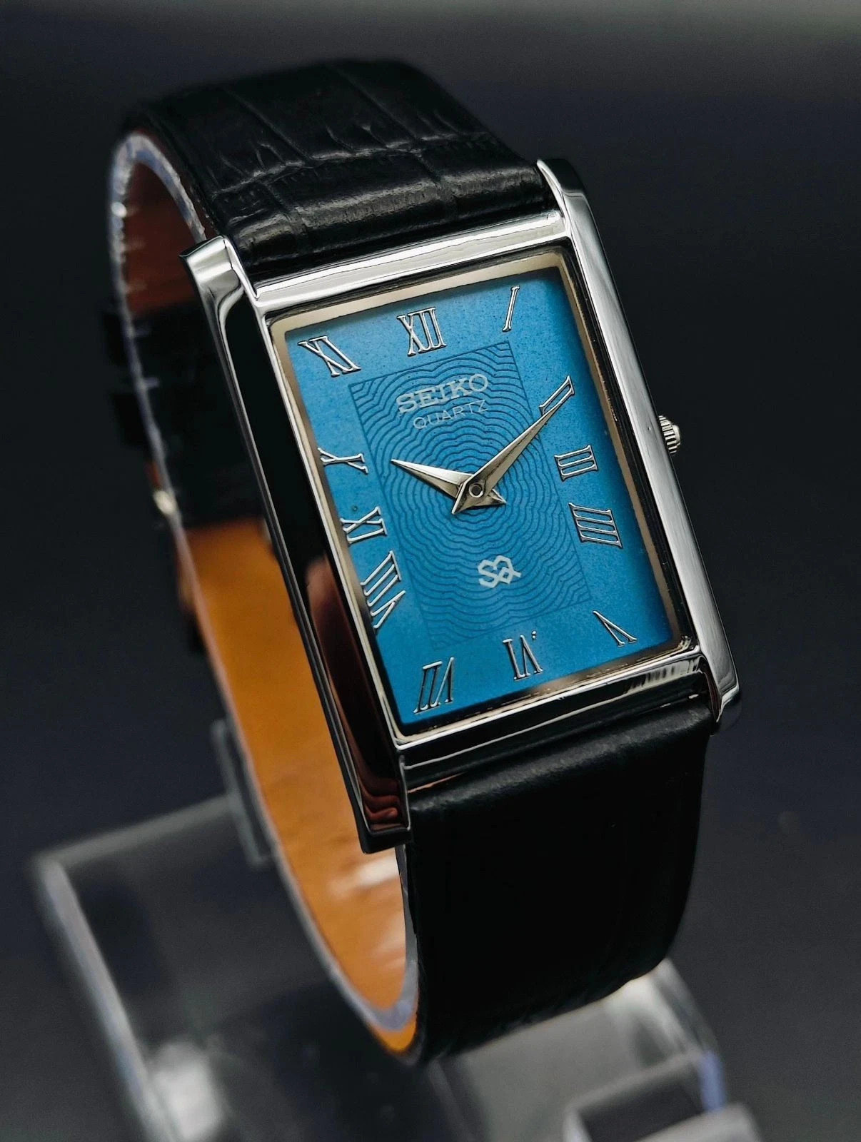 Vintage Seiko Slim Men’s Leather Strap Wrist watch- Roman Dial