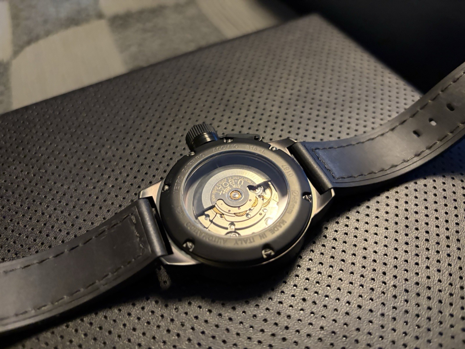 U-Boat Classico 5573 Left Hook 53mm Auto Carbon Fiber +Extra Strap / FULL SET
