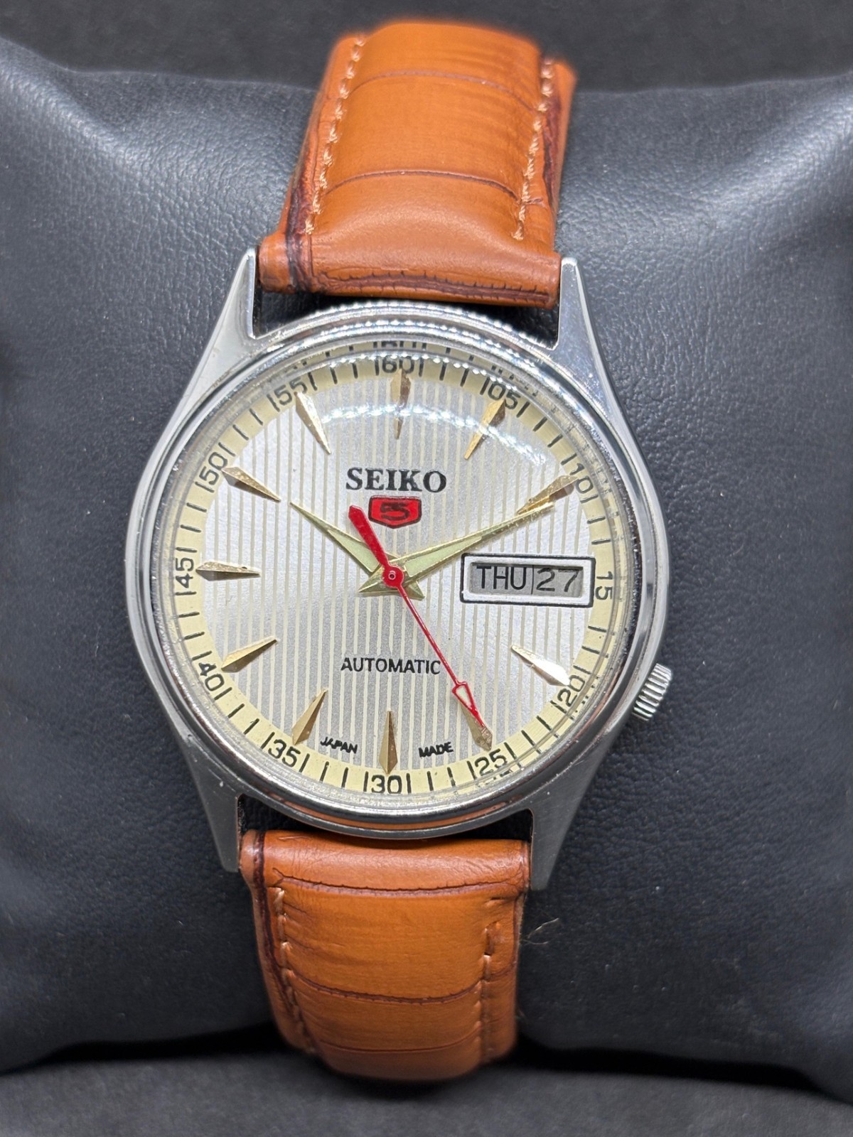 Vintage Seiko 5 Automatic Day/Date Japanese Men’s Wrist Watch