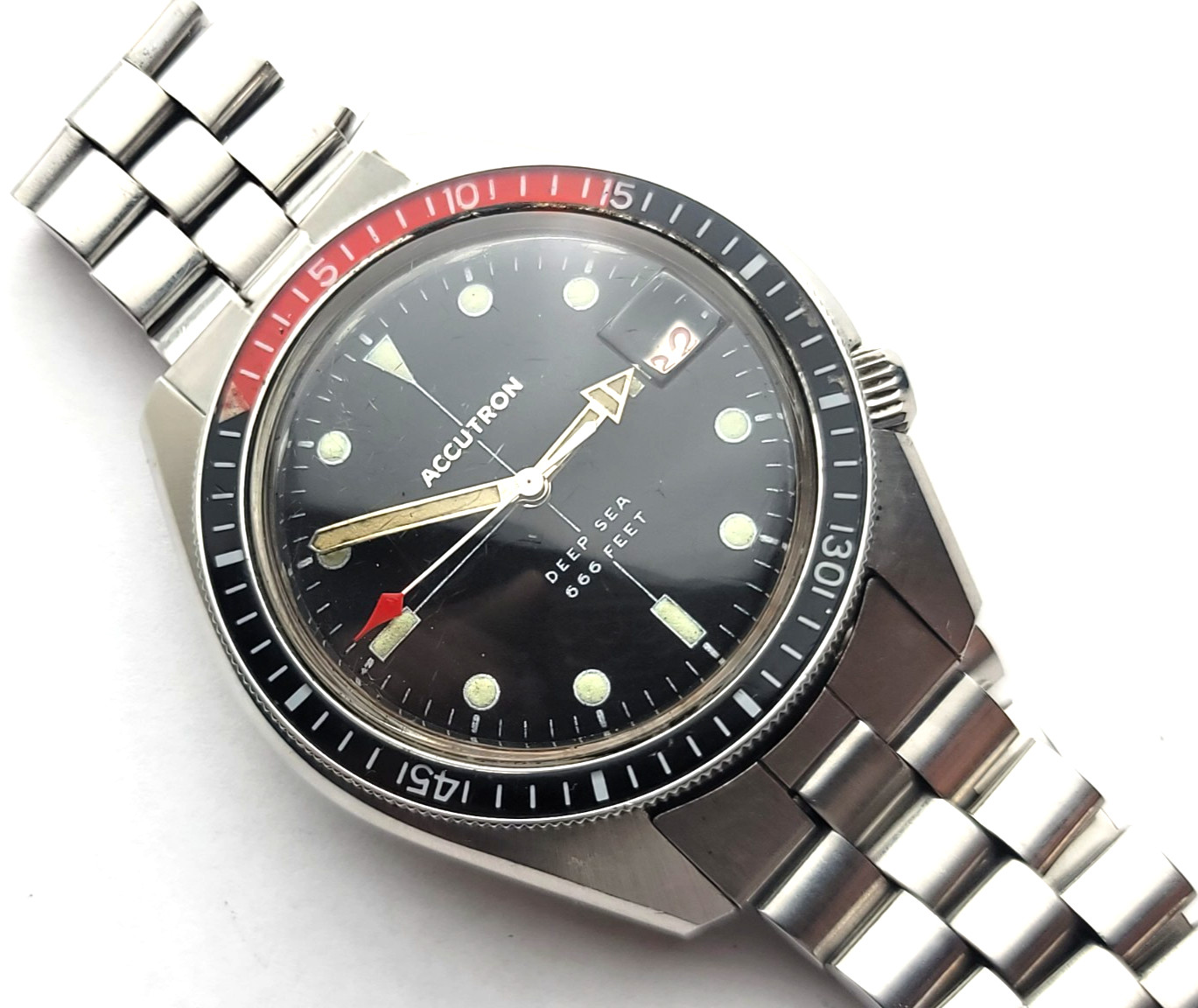 Vintage 1970 Stainless steel Accutron Deep Sea 666 Original bracelet running.