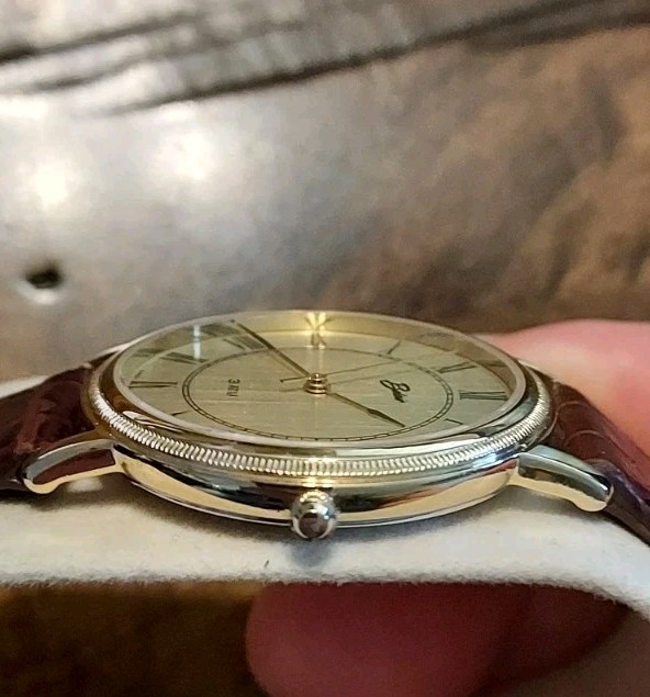 Excellent Vtg Belair 3ATM Gold Tone Mens sapphire crystal Watch w/case new bat
