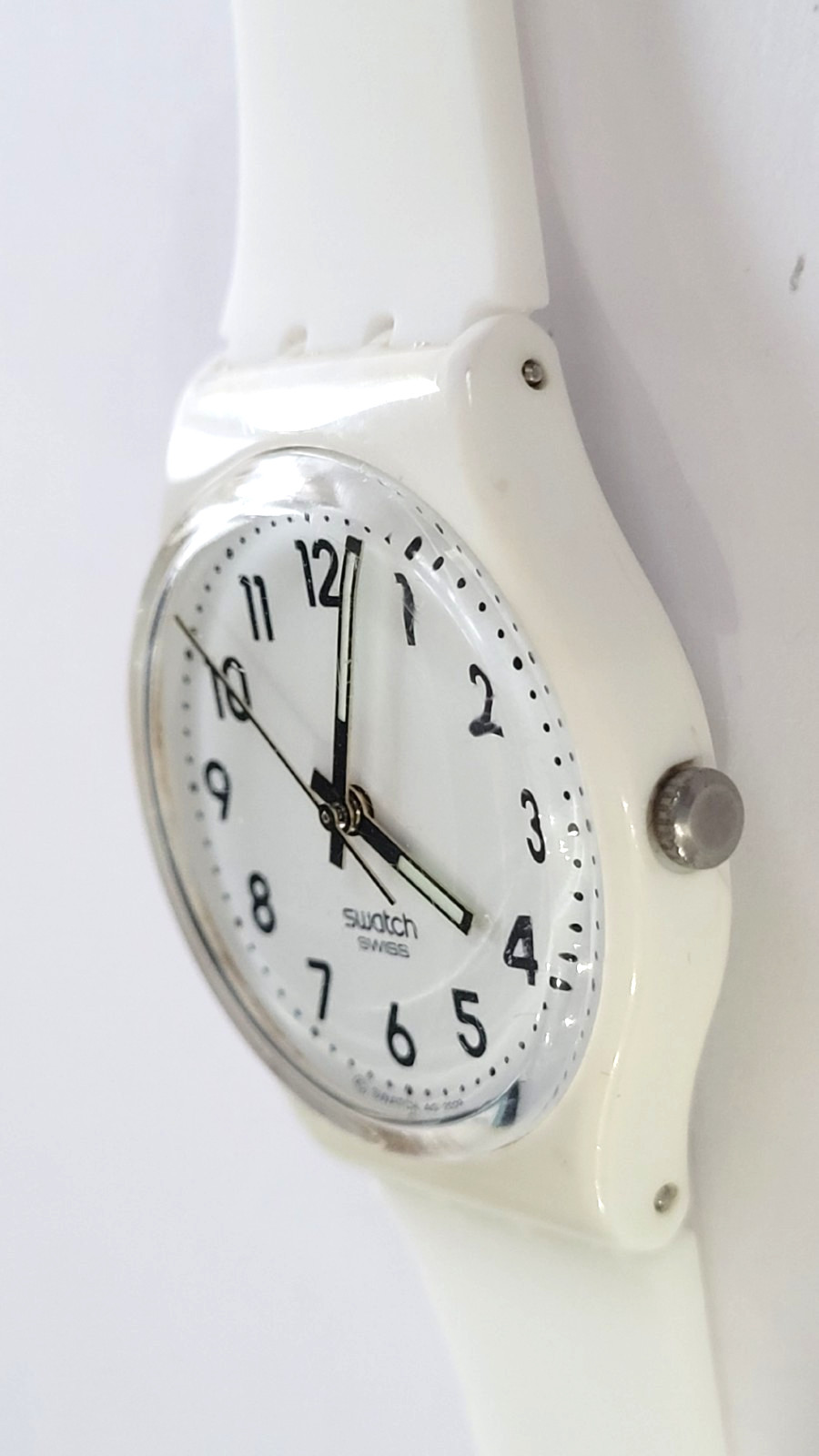 Swatch Originals: Standard Gent Watch ‘Just White’ – GW151 on New Silicone Strap