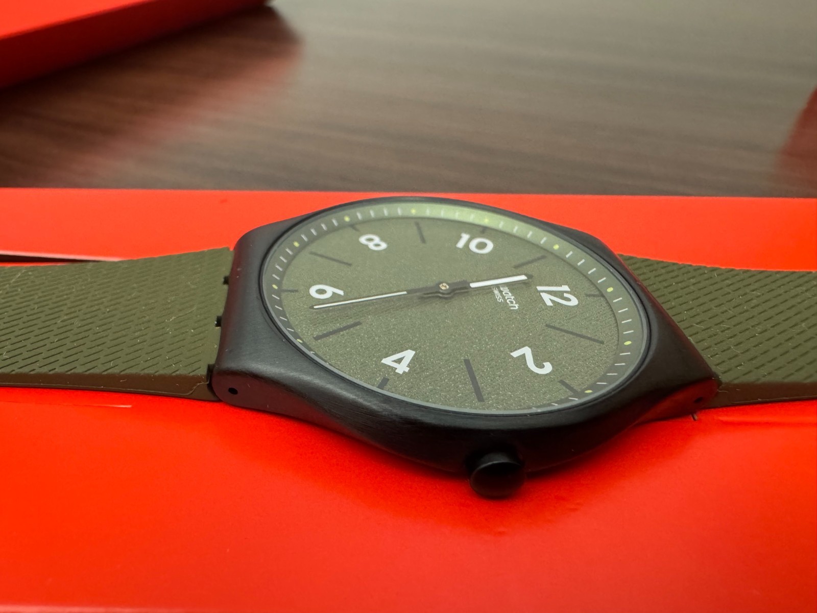 Swatch Skin Irony 42 Hint of Pine SS07B115 – Black/Green – NIB New w/ Box Paper