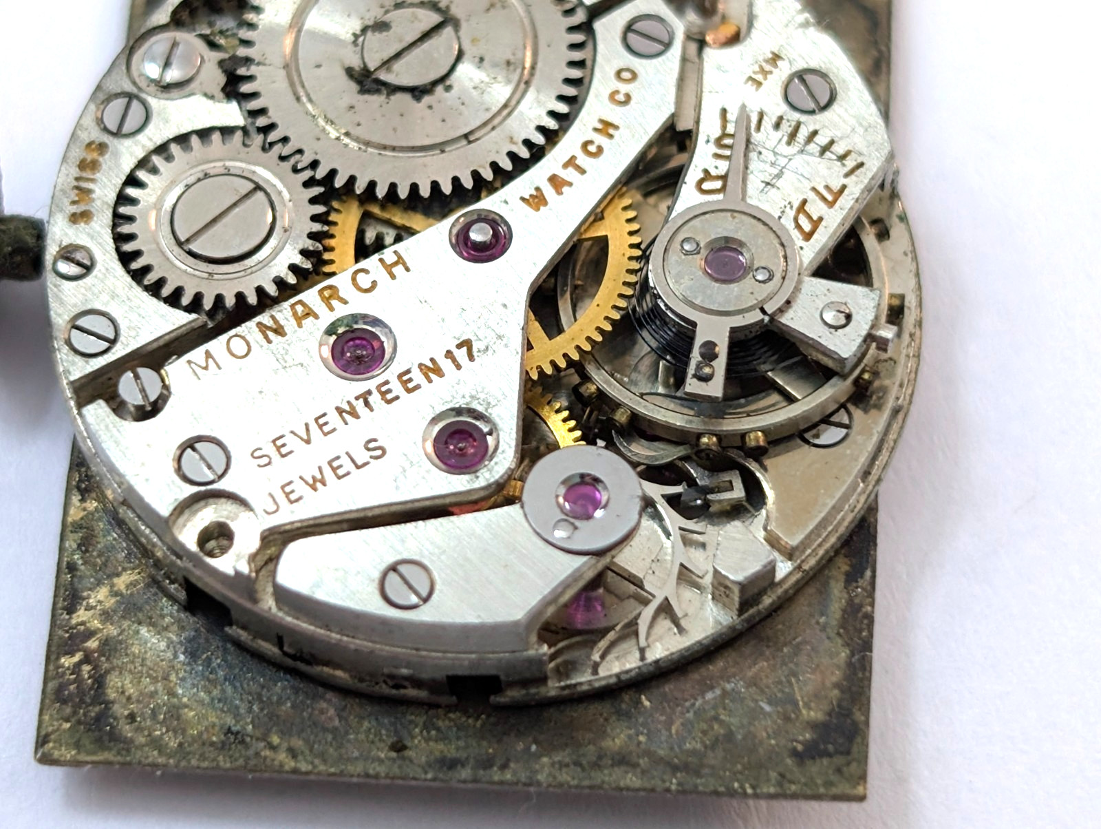 Vintage MONARCH De Luxe 17j 20mm Swiss Mechanical Watch Movement PARTS or REPAIR