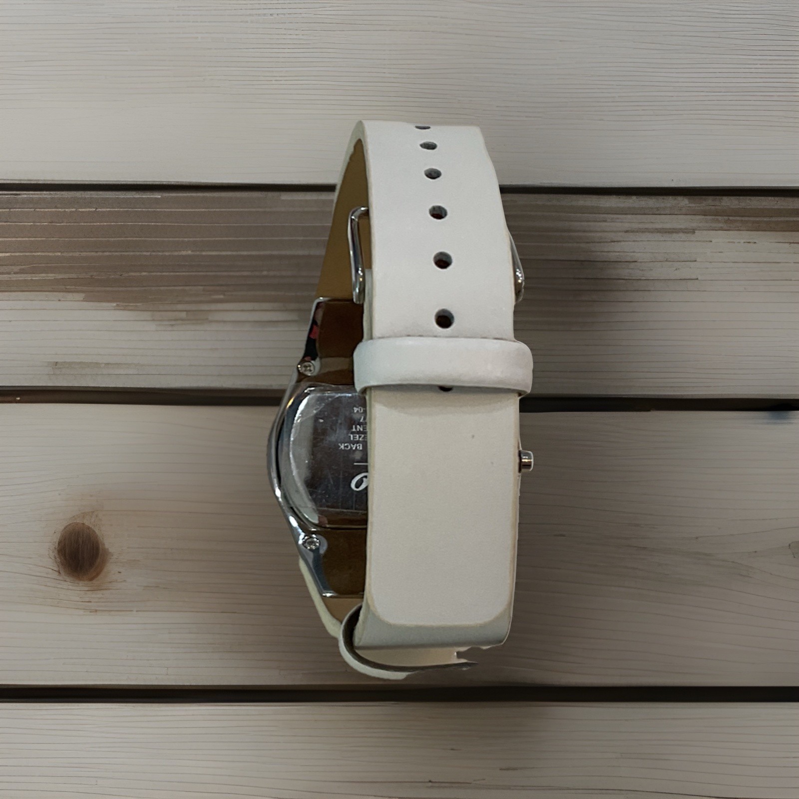 NEW Mossimo Womens Silver Tone Quartz Watch with White Leather BAND NEW BATTERY