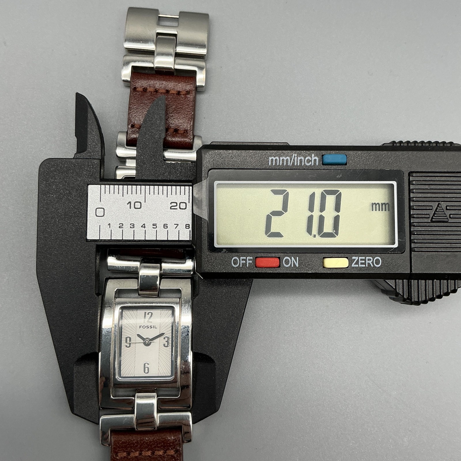 Fossil F2 ES-1855 Womens Watch 21mm Leather Stainless Band New Battery 7.75″
