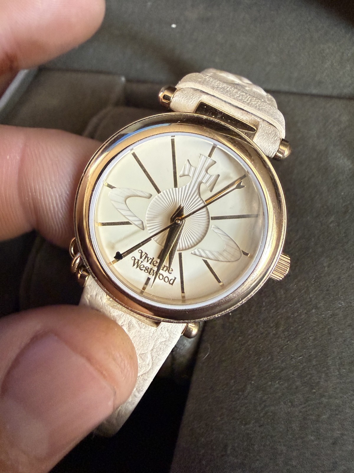Vivienne Westwood Orb Watch Gold Case Cream Leather Strap Ladies NEW BATT YT8