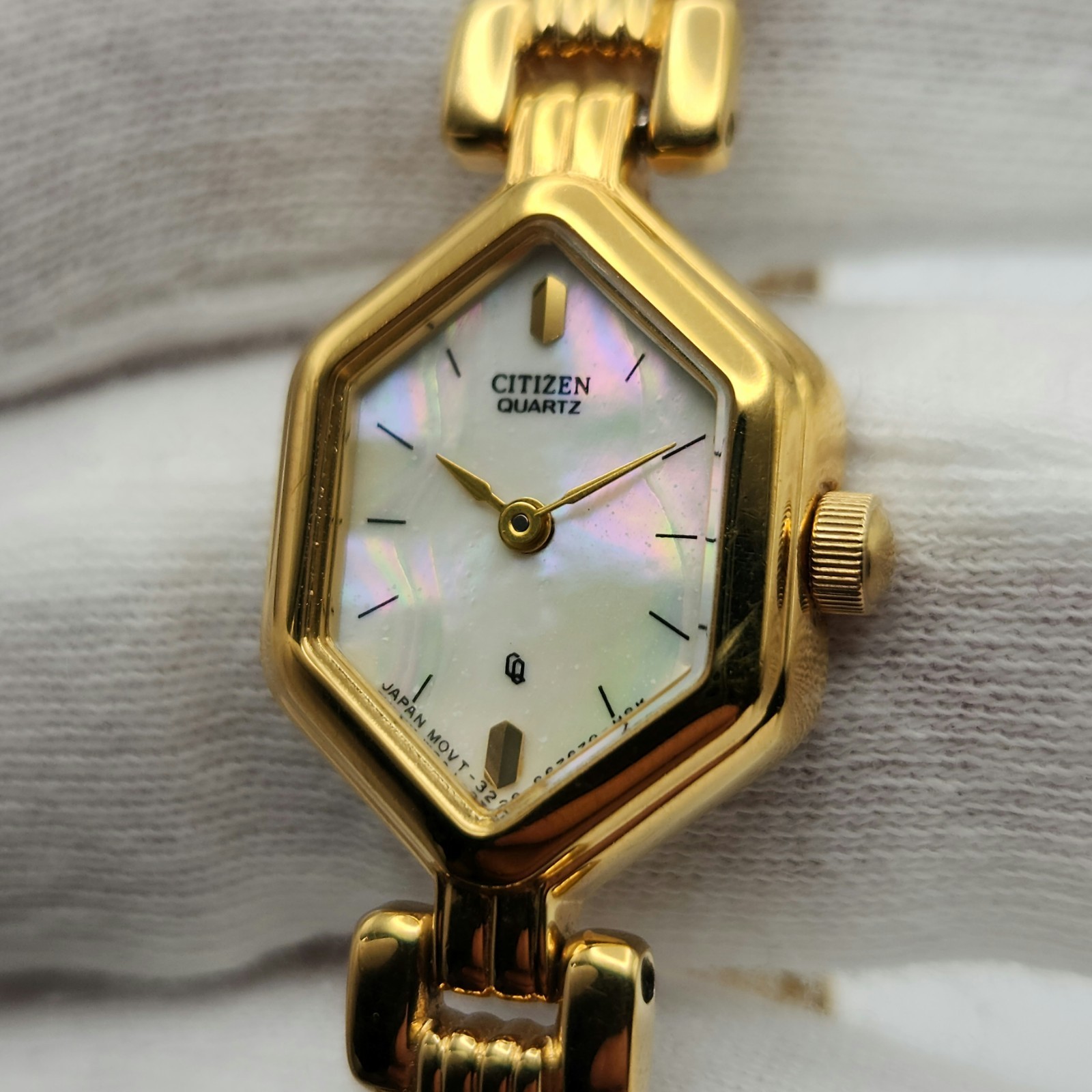 Citizen Ladies Vintage Gold Tone w/ Hexagonal Case & MOP Dial Quartz Watch