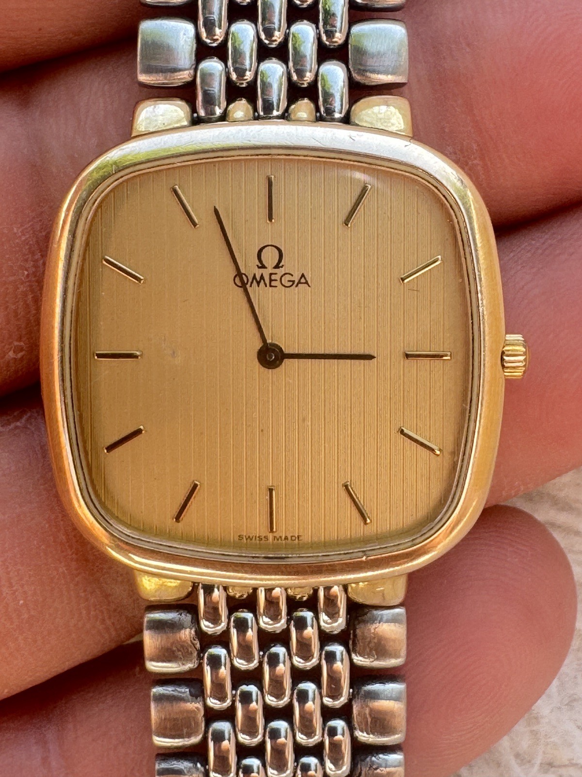Vintage Omega De Ville Cal.1378 Ref.395.0877.2 Slim Quartz Watch Textured Dial
