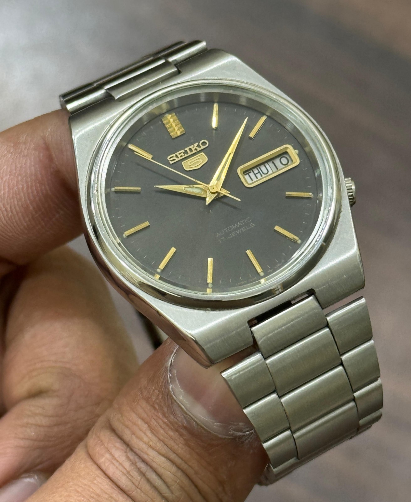 Vintage Seiko 5 Automatic Grey Dial Wrist Watch For Men’s Japan 7009