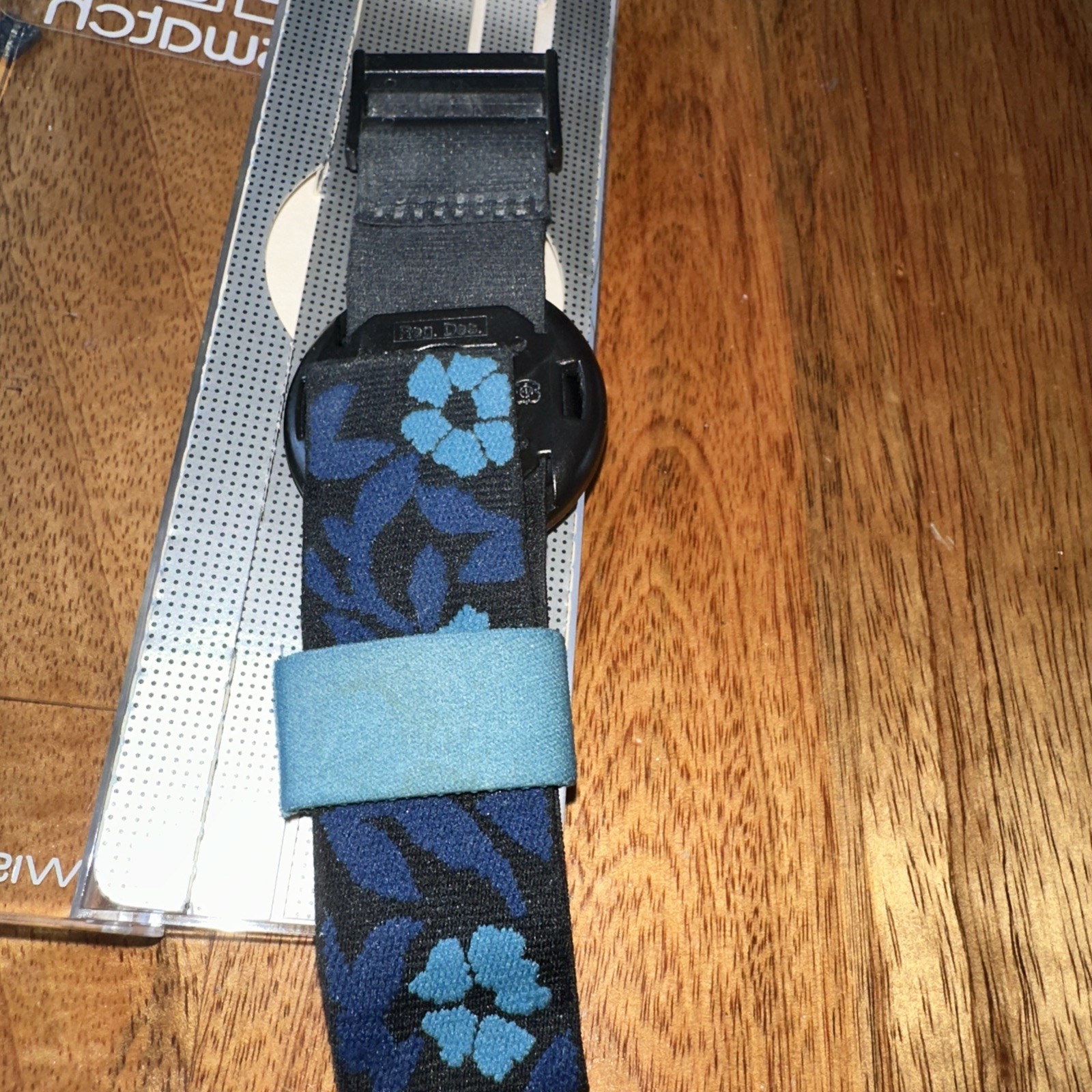 POP SWATCH Watch GREEN TIKI PWB157 Vintage 1991 Swiss Blue Flowers great cond
