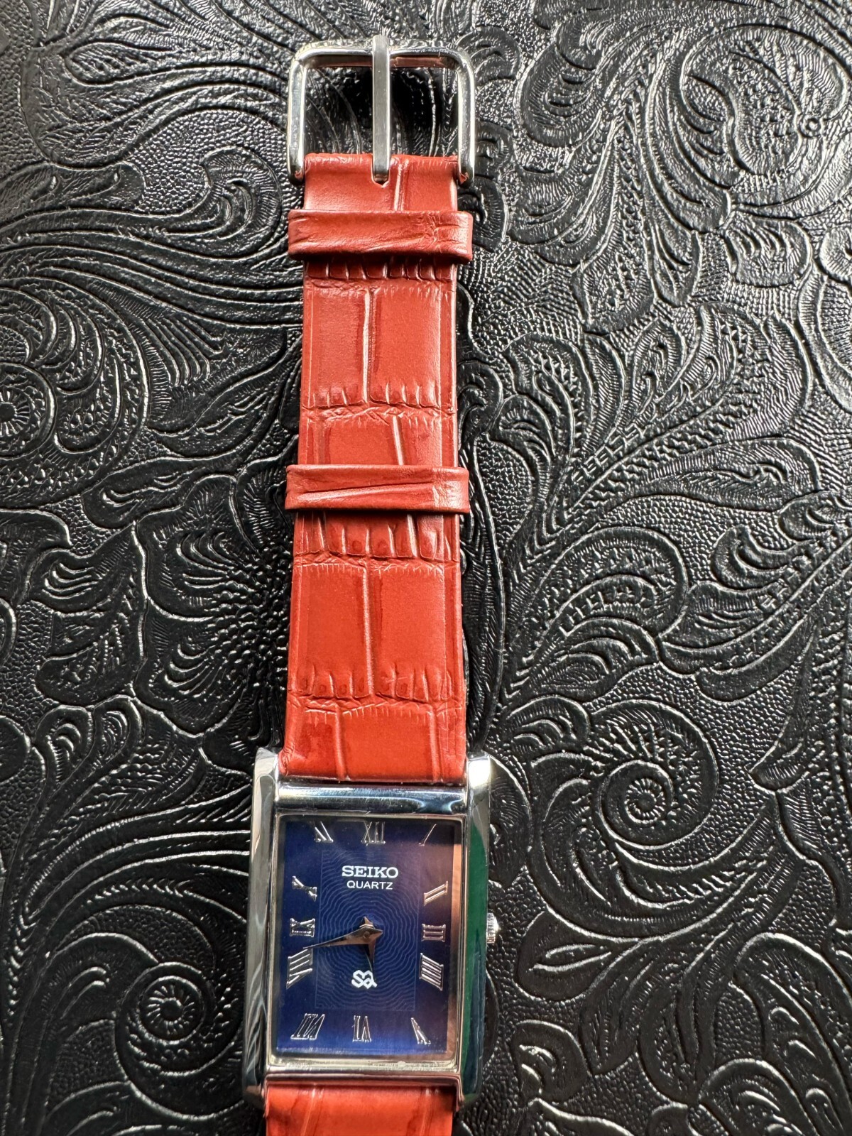 RARE BLUE Vintage Seiko Slim Quartz Gentlemen’s Wrist Watch
