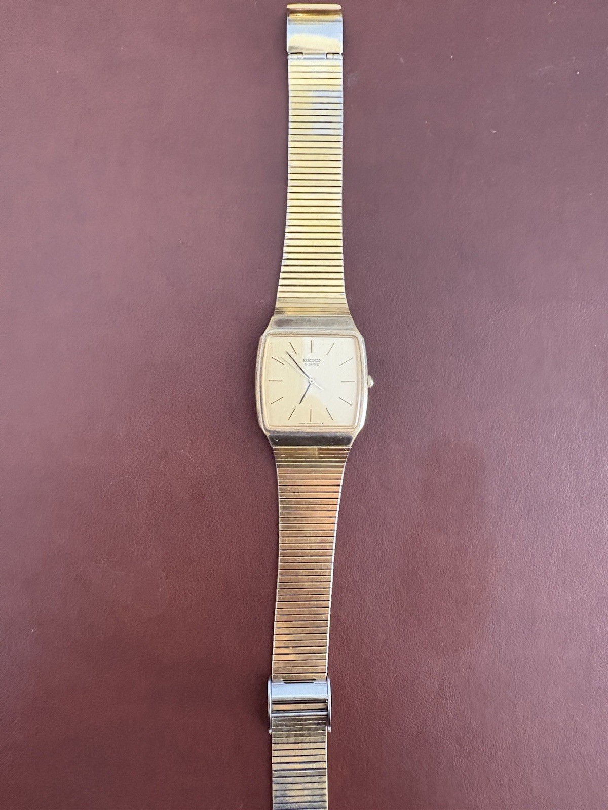 Seiko Quartz Vintage 80s Gold Dial Rectangle Gold/Silver Bracelet Quartz 28-31mm