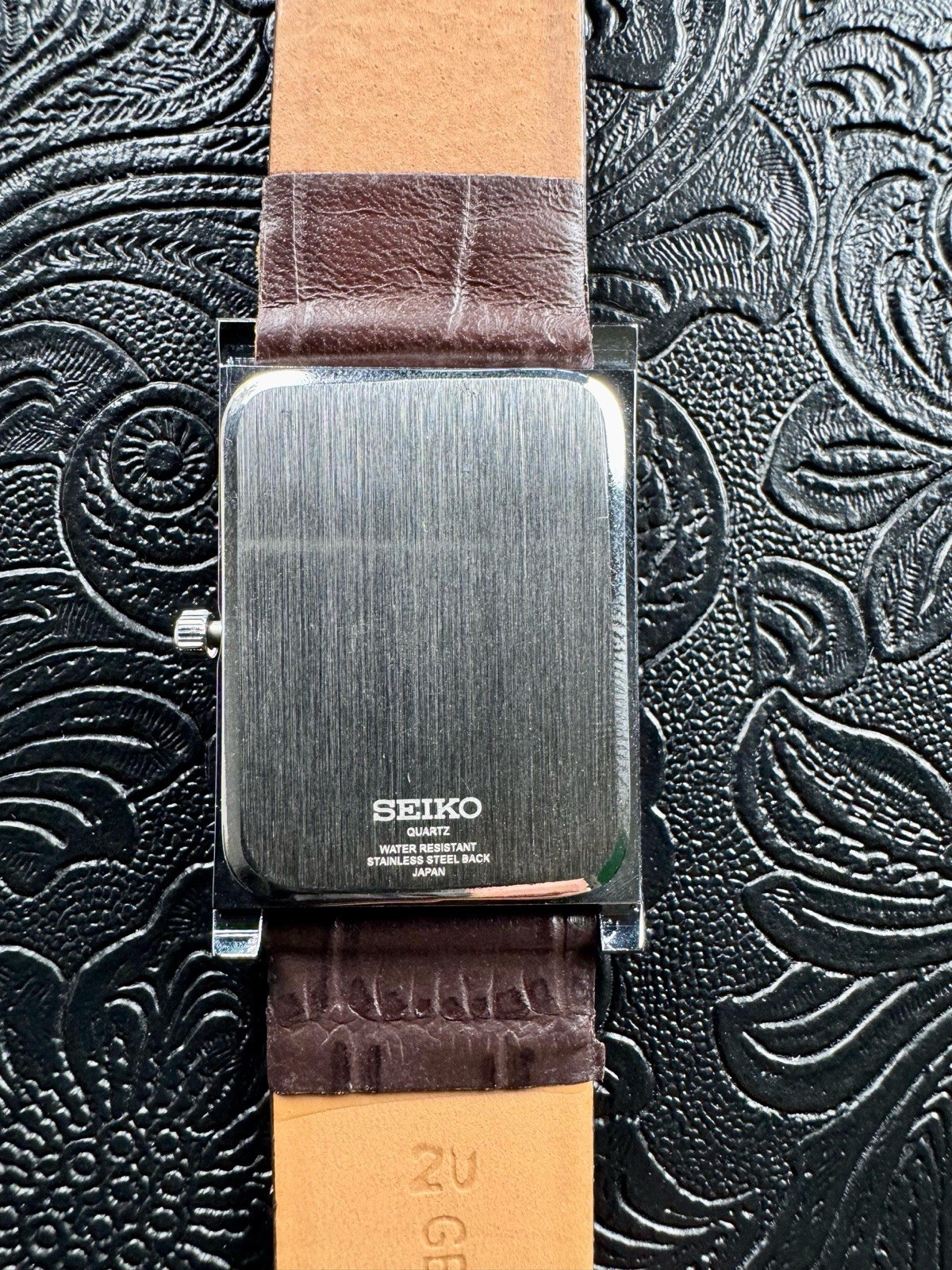 WHITE DIAL Vintage Seiko Slim Quartz men’s Wrist Watch