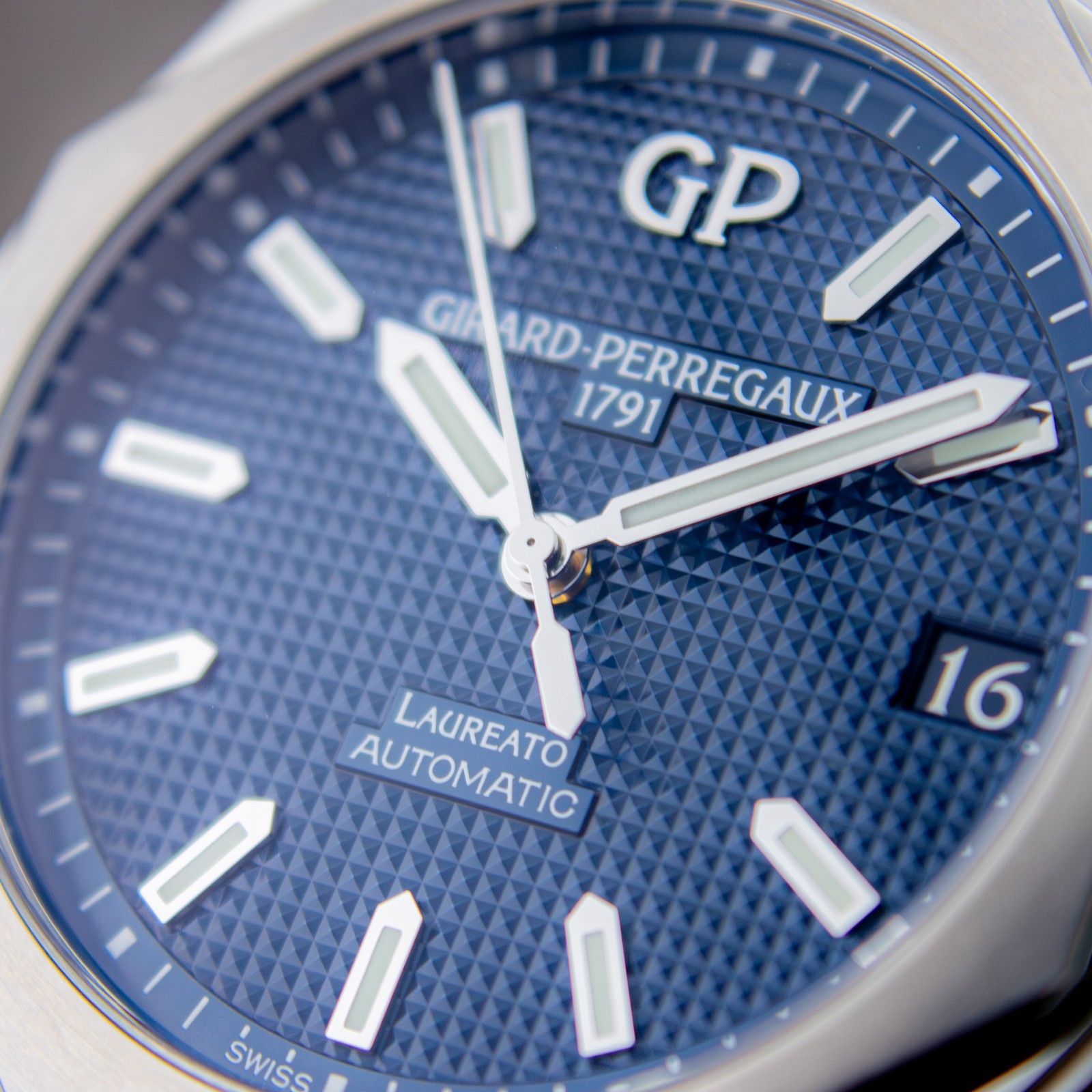Girard-Perregaux Laureato Blue Men’s Watch – 81010-11-431-11A