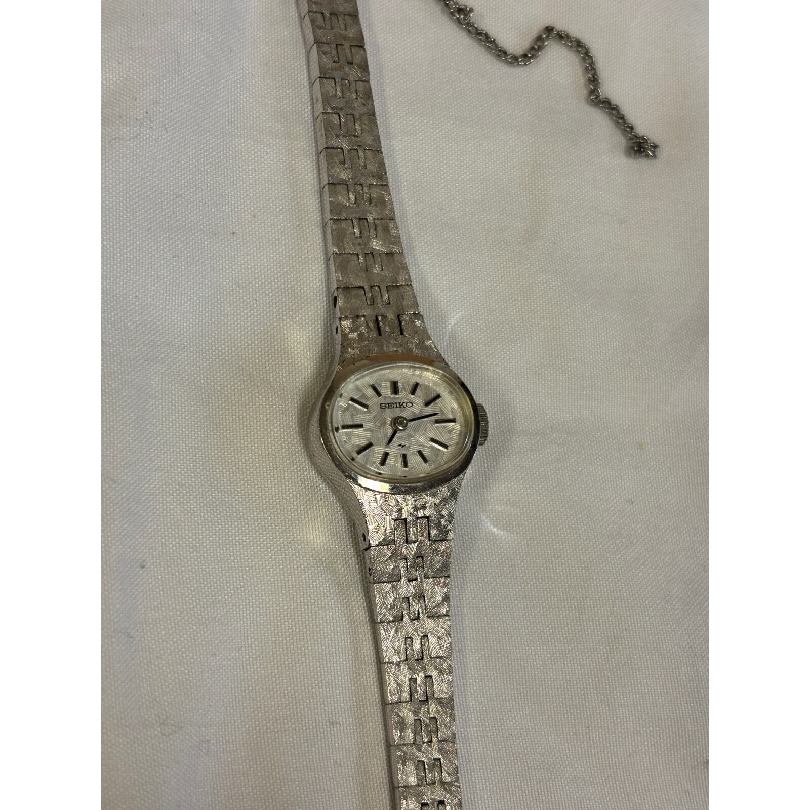 Vintage Seiko 11 7619 Silver Tone Mechanical Womens Watch.