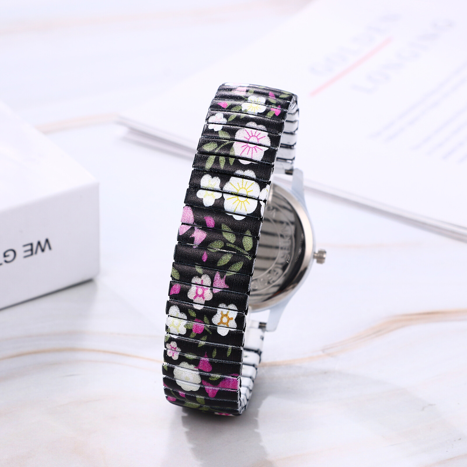 Womens Girls Boho Printed Elastic Band Big Numbers Round Dial Analog Wrist Watch