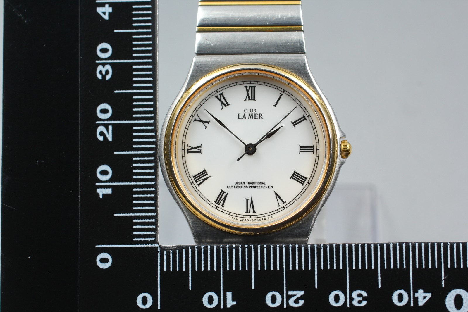 [Near MINT] Citizen Club Lamer 2833-269004 White Roman Quartz Watch From JAPAN