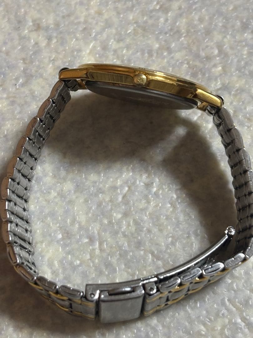 GUCCI 3000.2.M Quartz Mens Wristwatch