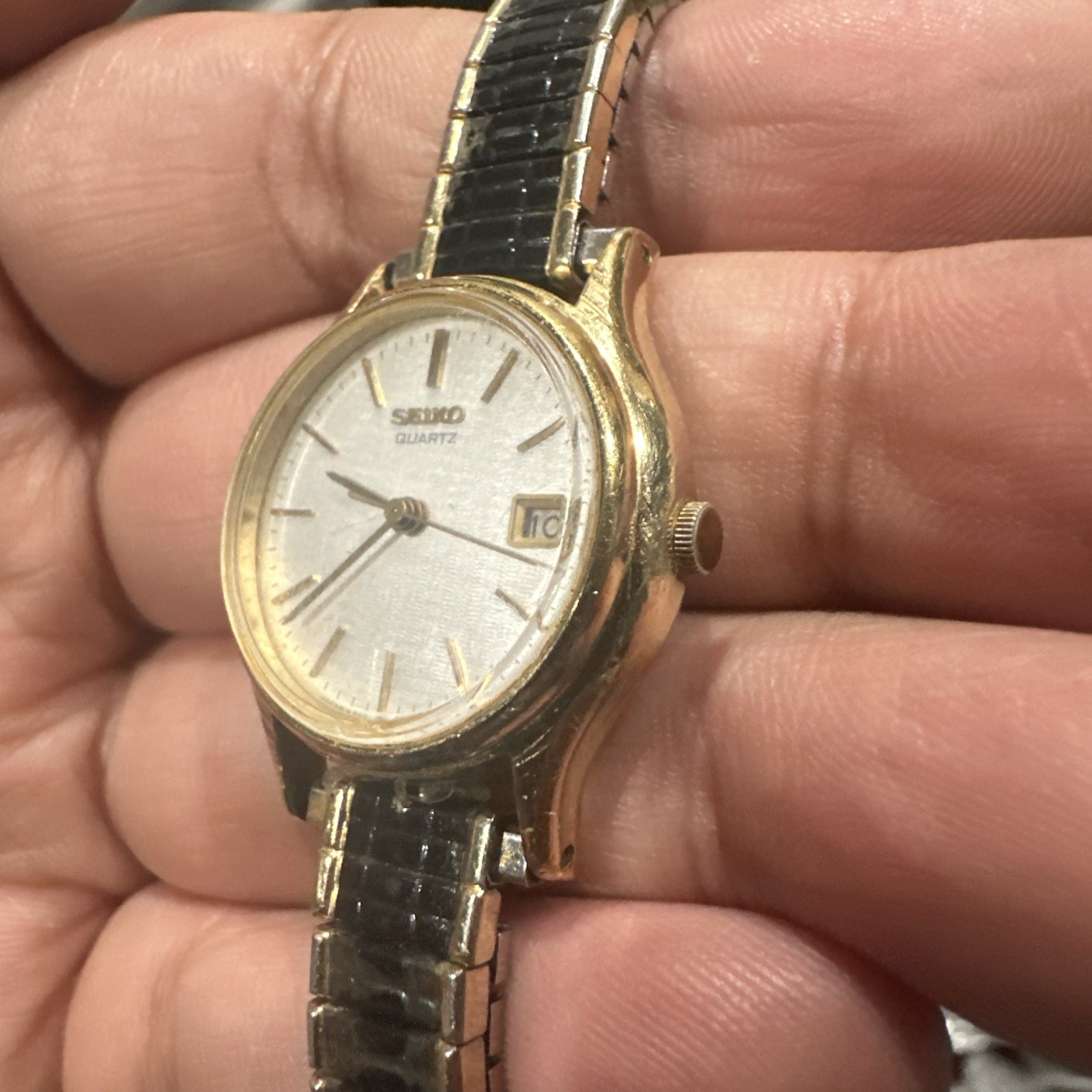 Working Vintage Seiko 24MM Womens Watch Quartz Gold Tone Date Fit 6.5mm Rare