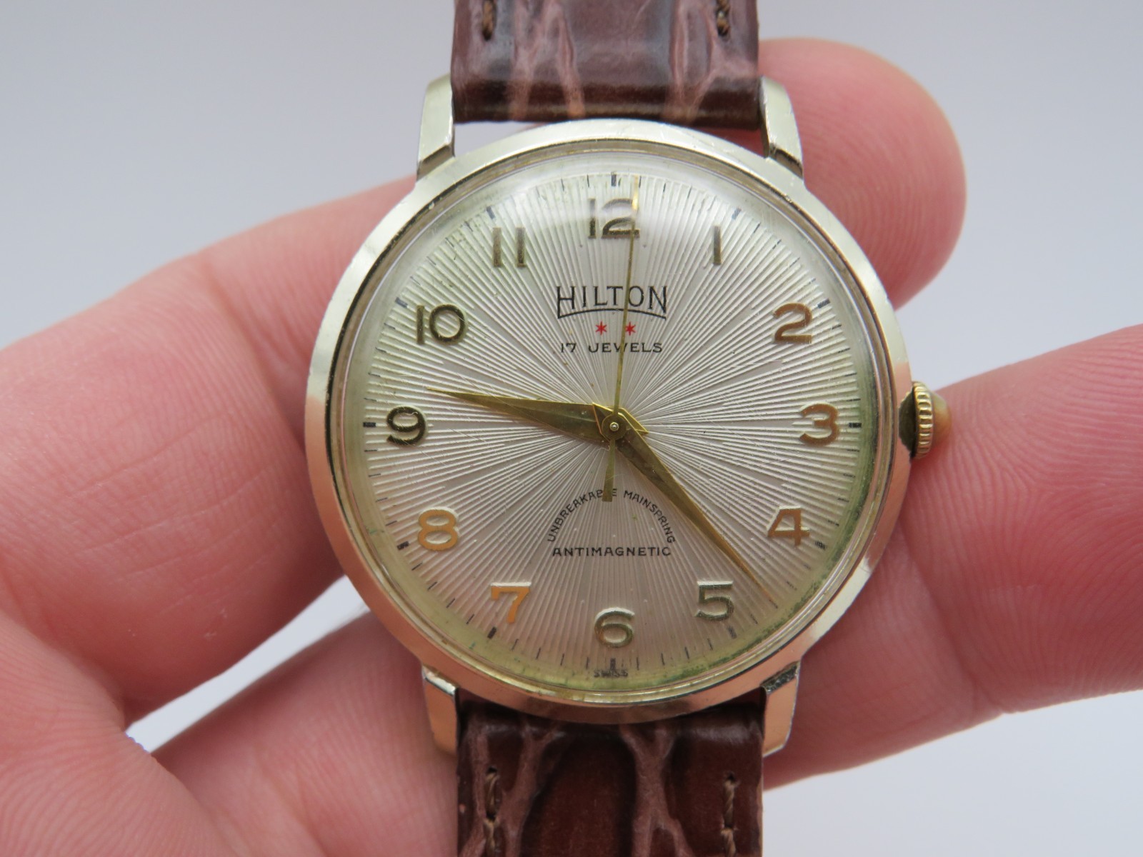 Vintage men’s mechanical wristwatch HILTON 17 Jewels running