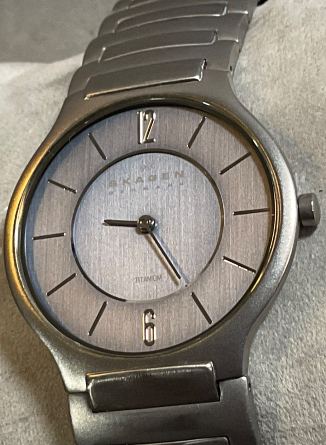 SKAGEN DENMARK MEN’S SLIM ALL TITANIUM 33mm WATCH 418LTXN WR 30m NEW BATTERY