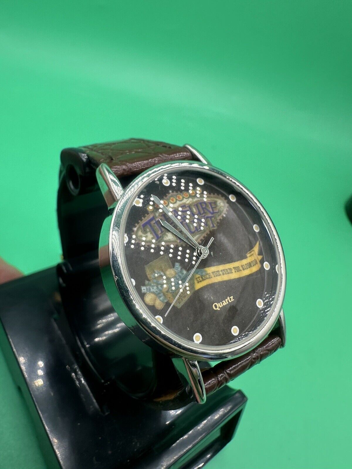 Las Vegas Treasure Hunt-Search the Strip for $1 Million Quartz Black Watch