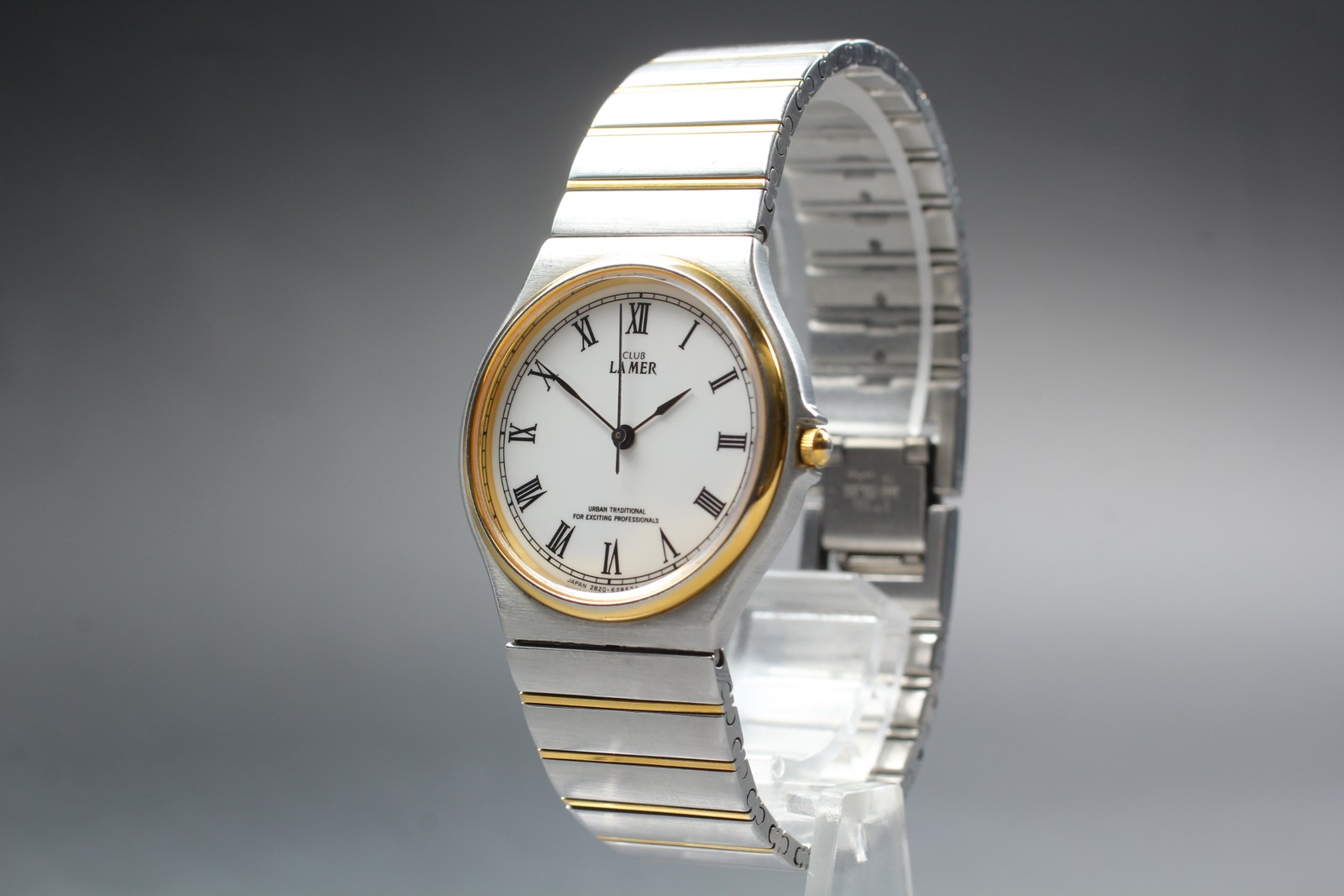 [Near MINT] Citizen Club Lamer 2833-269004 White Roman Quartz Watch From JAPAN