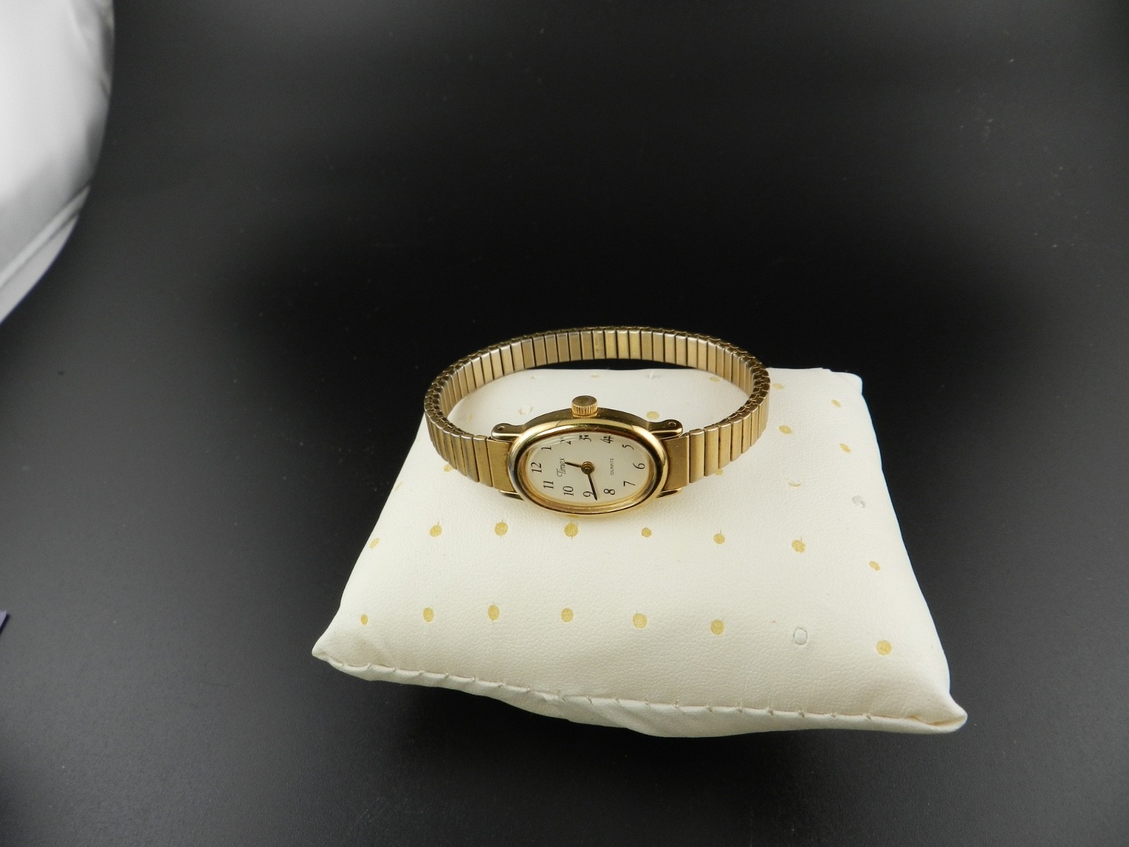 Ladies Timex Gold Tone Cavatina Oval Watch Expansion Band New Battery