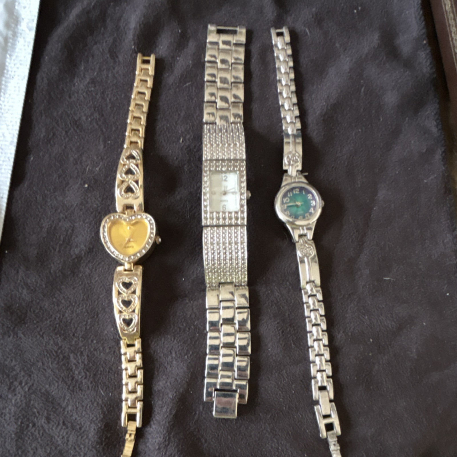 LGP and No Boundaries women’s Wristwatches