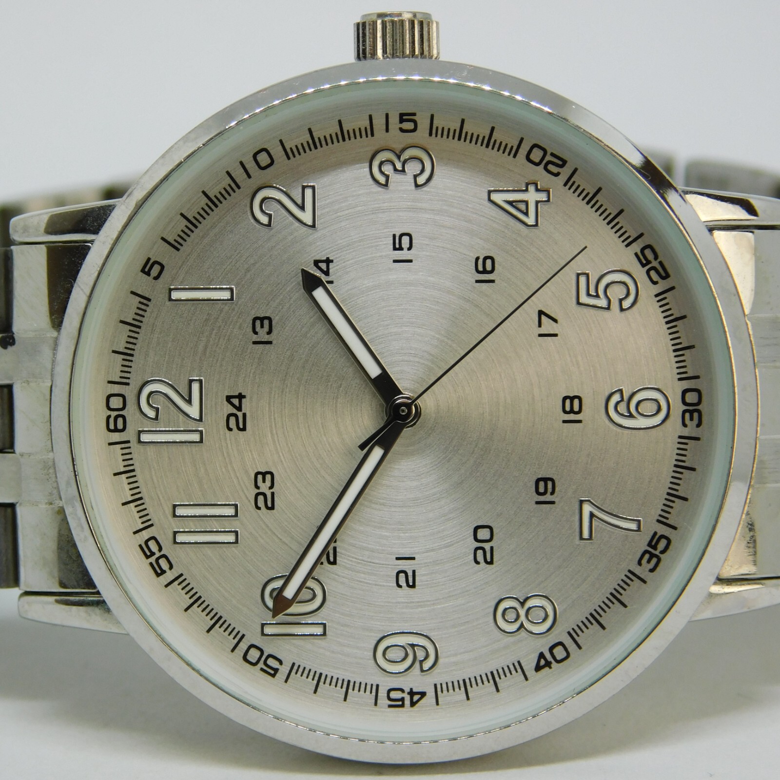 FMD FMDOGE022 Silver Tone Quartz Analog Men’s Watch Sz. 8″ New Battery